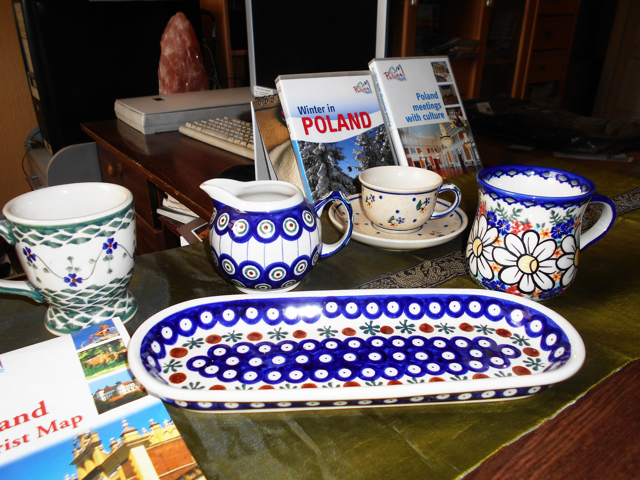 Nikon Coolpix S2900 sample photo. Polish pottery stoneware photography