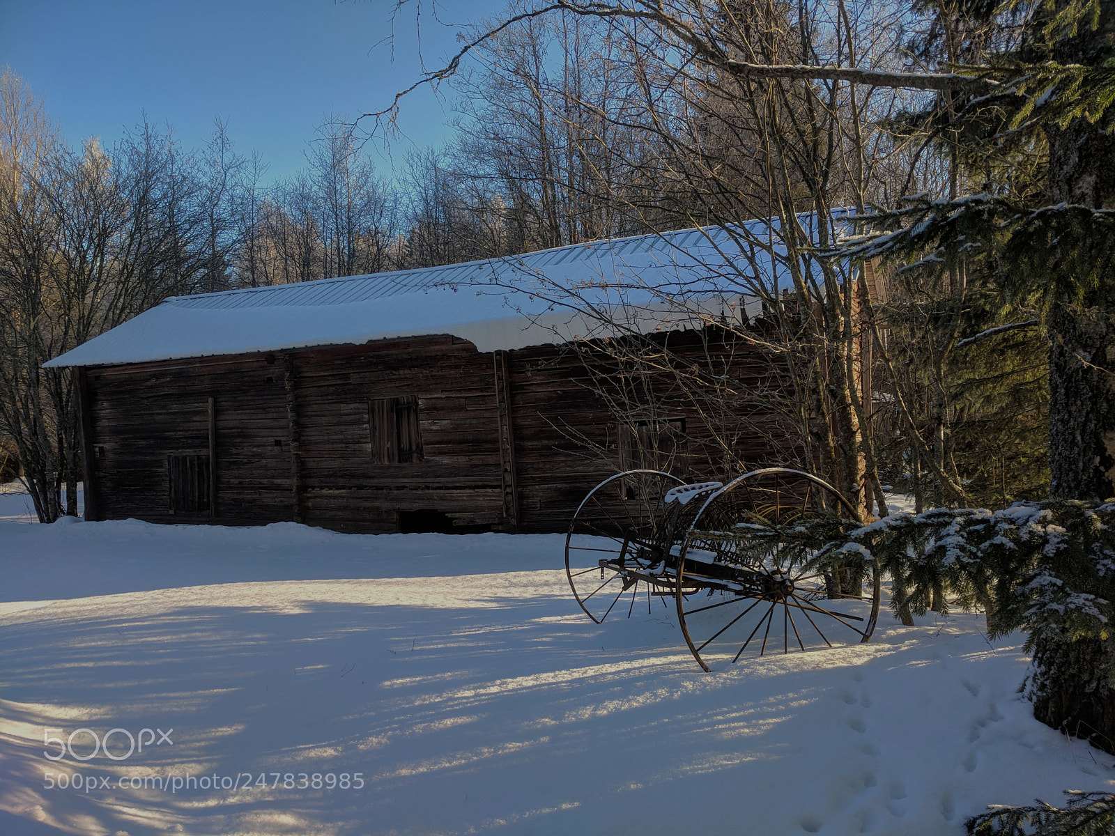 Google Pixel XL sample photo. Old barn on a photography