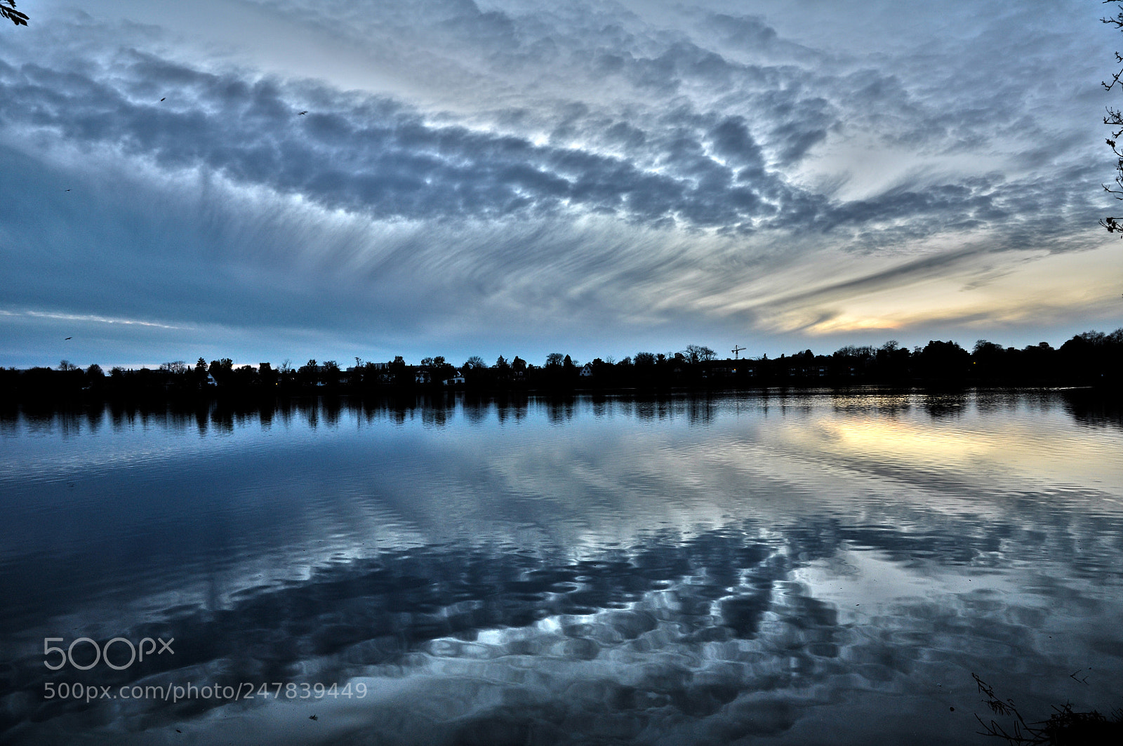 Nikon D90 sample photo. Skyer over vand photography