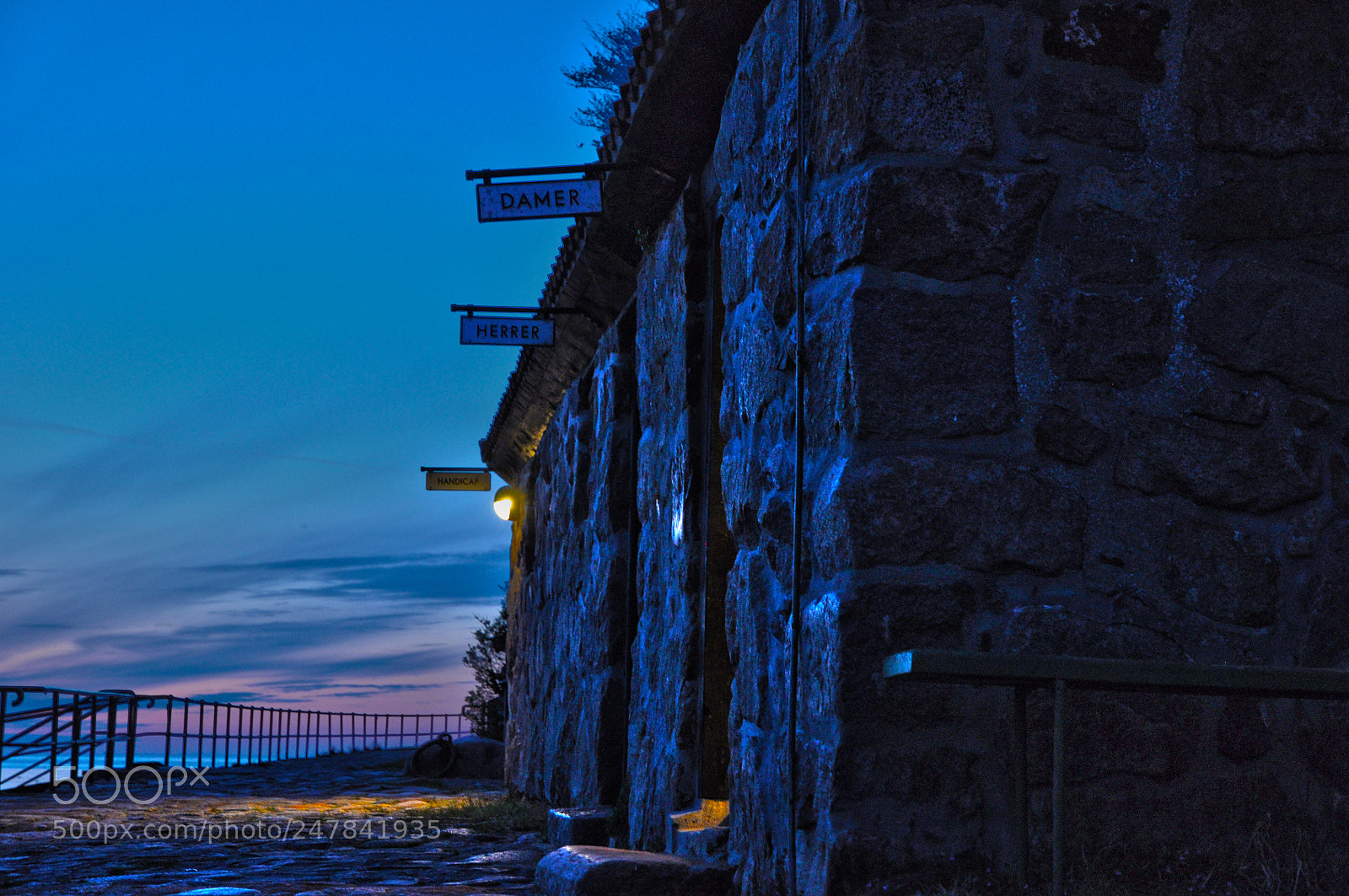 Nikon D90 sample photo. Night photography