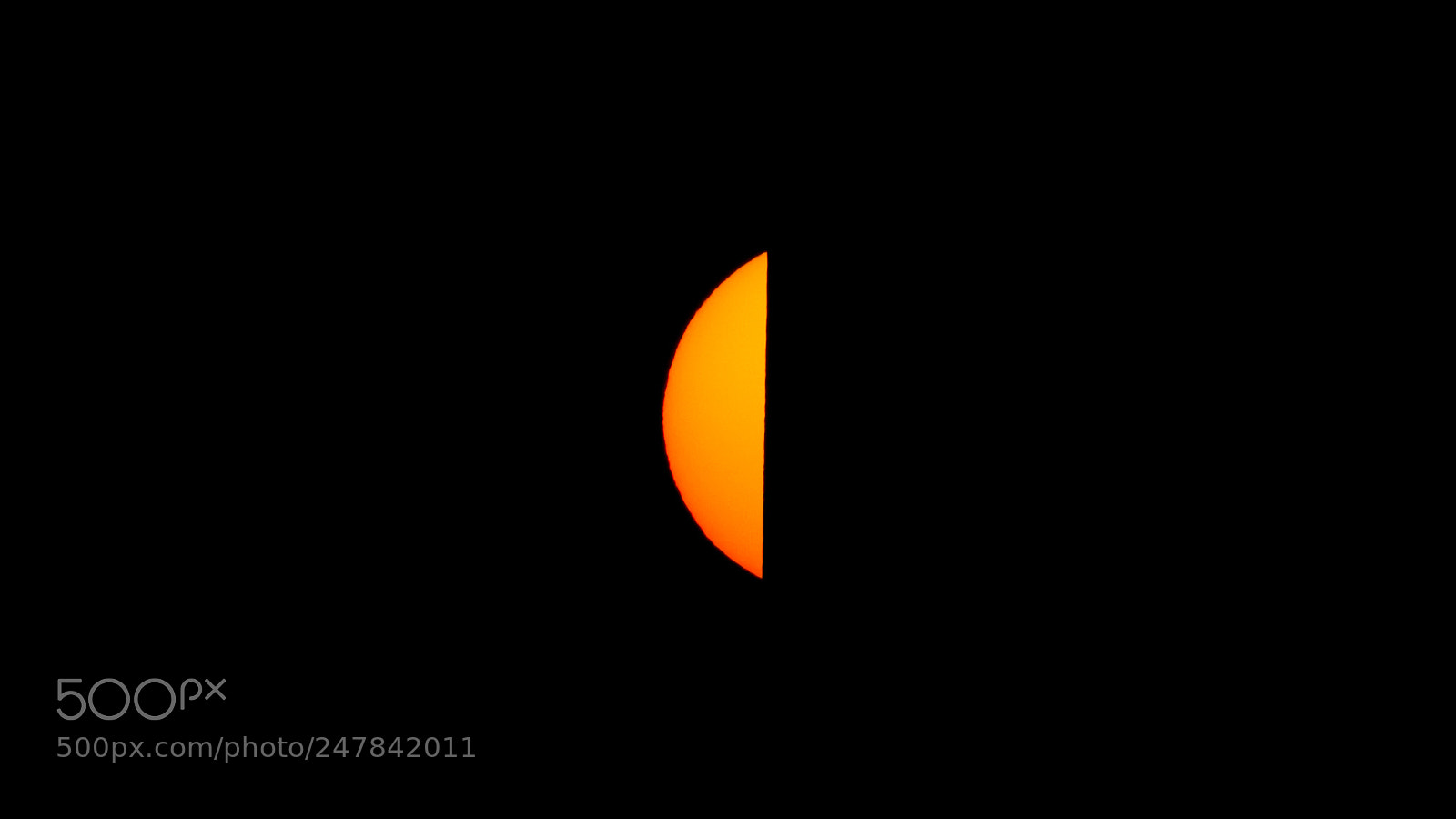 Canon EOS 700D (EOS Rebel T5i / EOS Kiss X7i) sample photo. Hiding sun photography