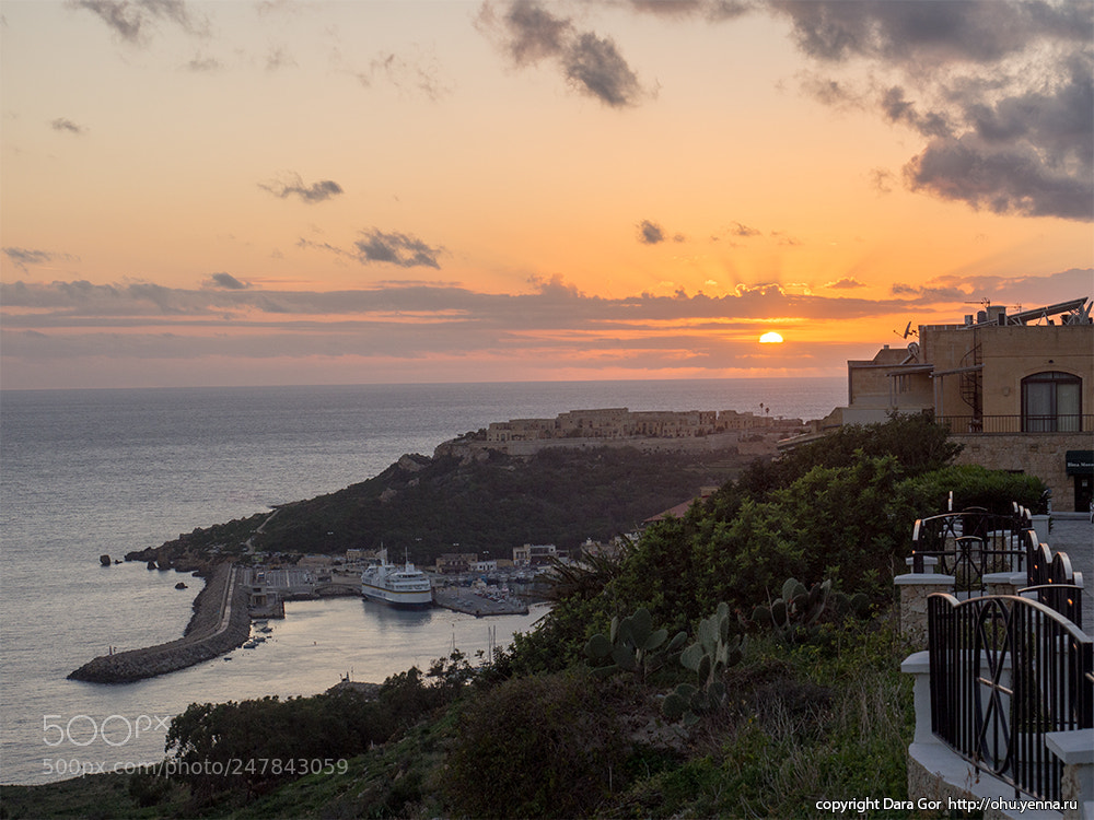 Olympus OM-D E-M10 III sample photo. Malta sunset photography