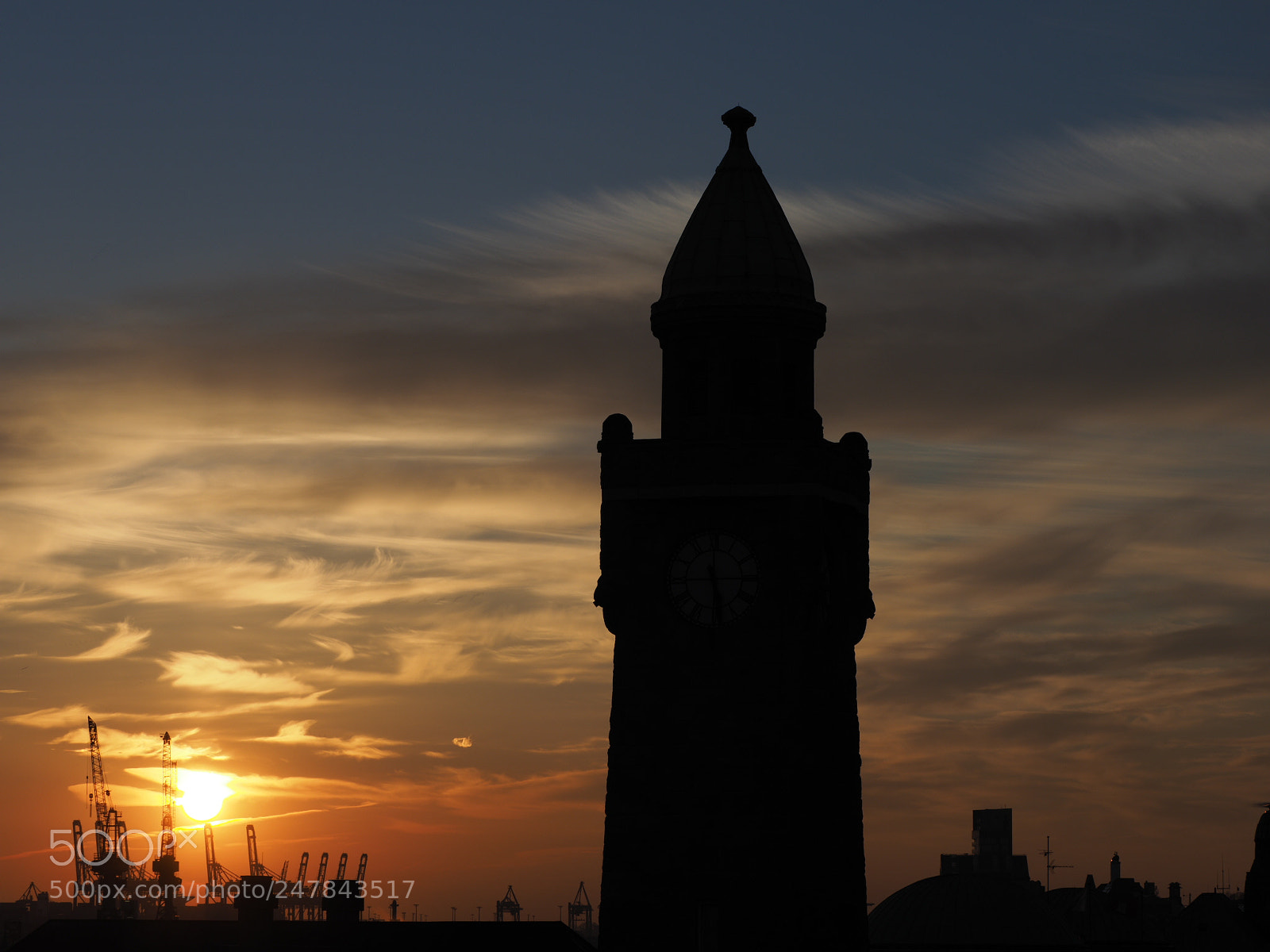 Olympus OM-D E-M1 Mark II sample photo. Hamburg landungsbrücken photography