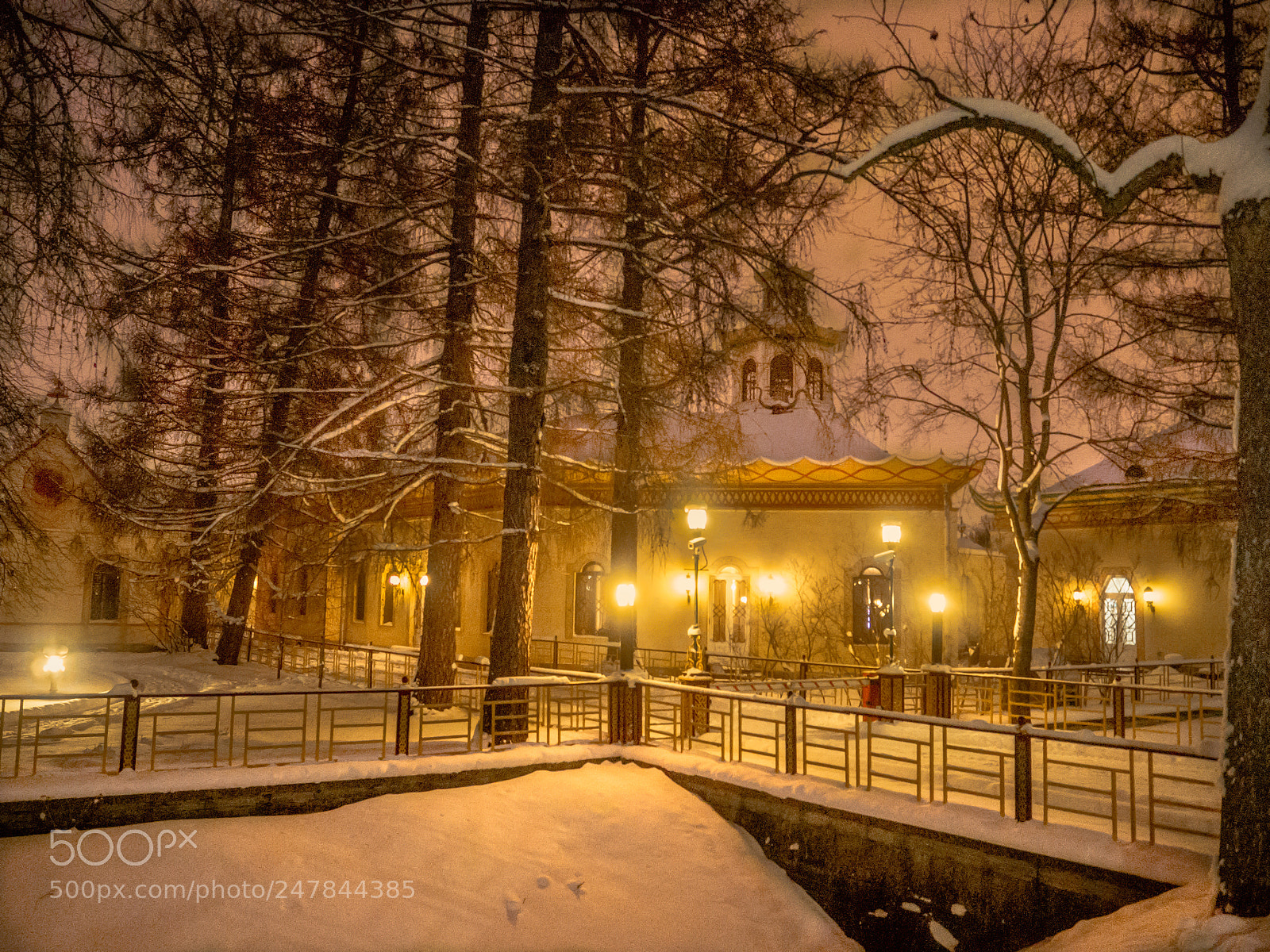Olympus OM-D E-M10 II sample photo. A winter evening in photography