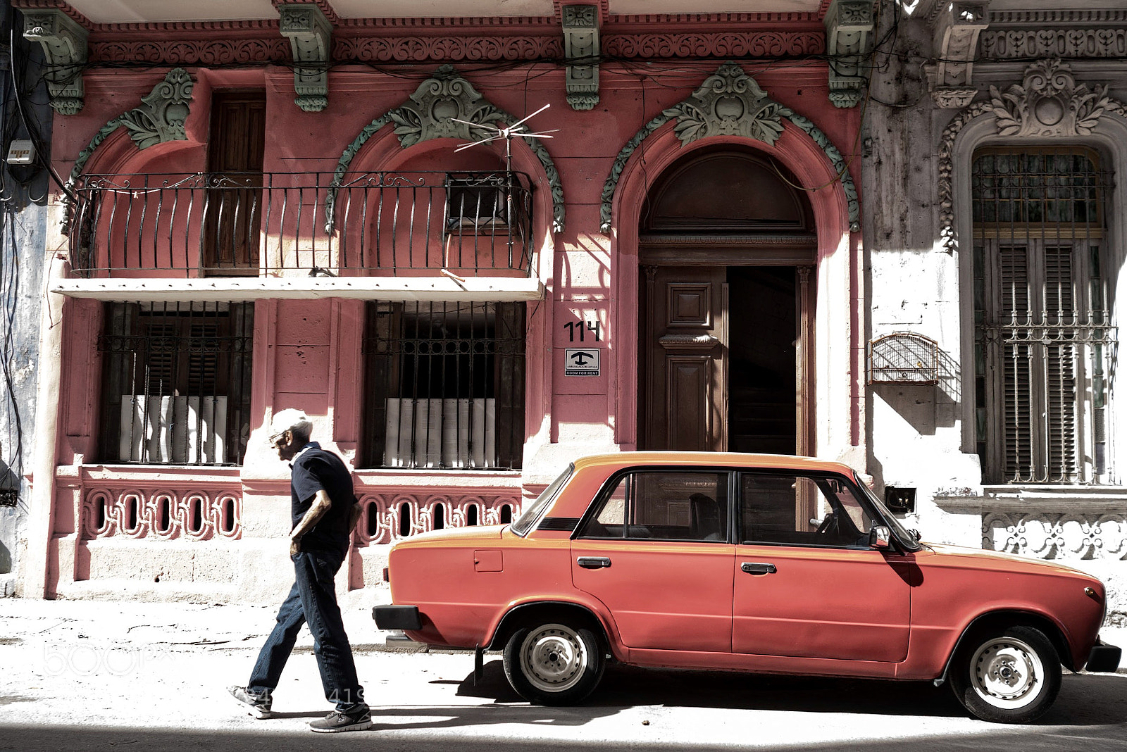 Panasonic Lumix DMC-GX85 (Lumix DMC-GX80 / Lumix DMC-GX7 Mark II) sample photo. Red lada photography