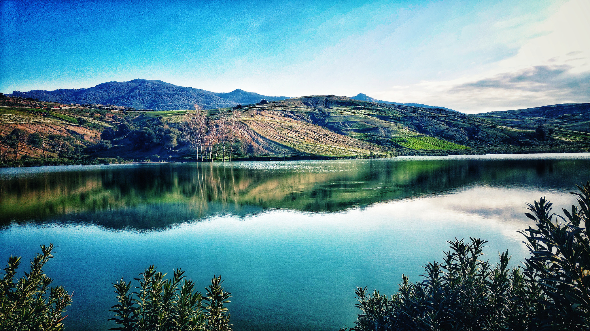 Samsung Galaxy S5 LTE-A sample photo. Lake photography