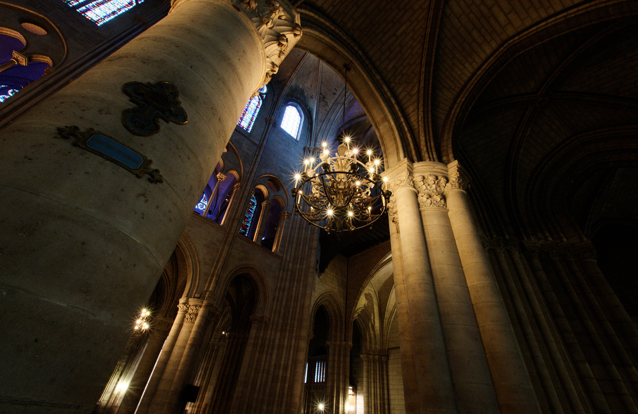 Nikon D5100 + Sigma 10-20mm F3.5 EX DC HSM sample photo. Inside notre dame photography