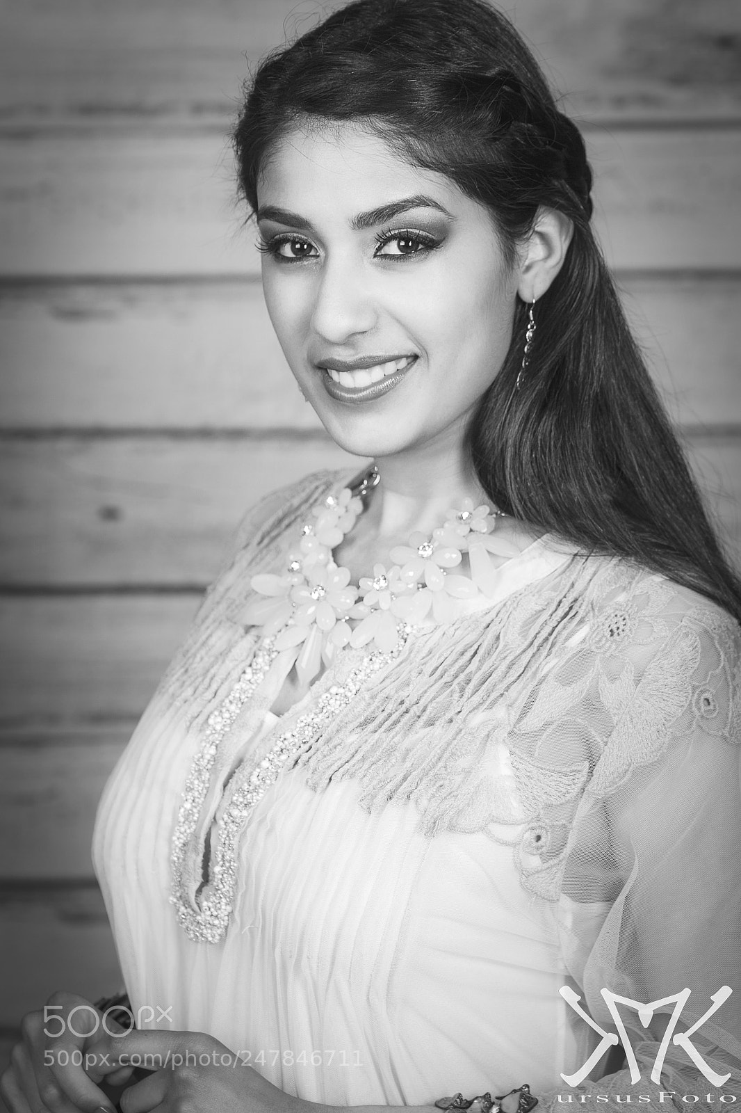 Canon EOS-1D Mark IV sample photo. A beautiful smile in photography