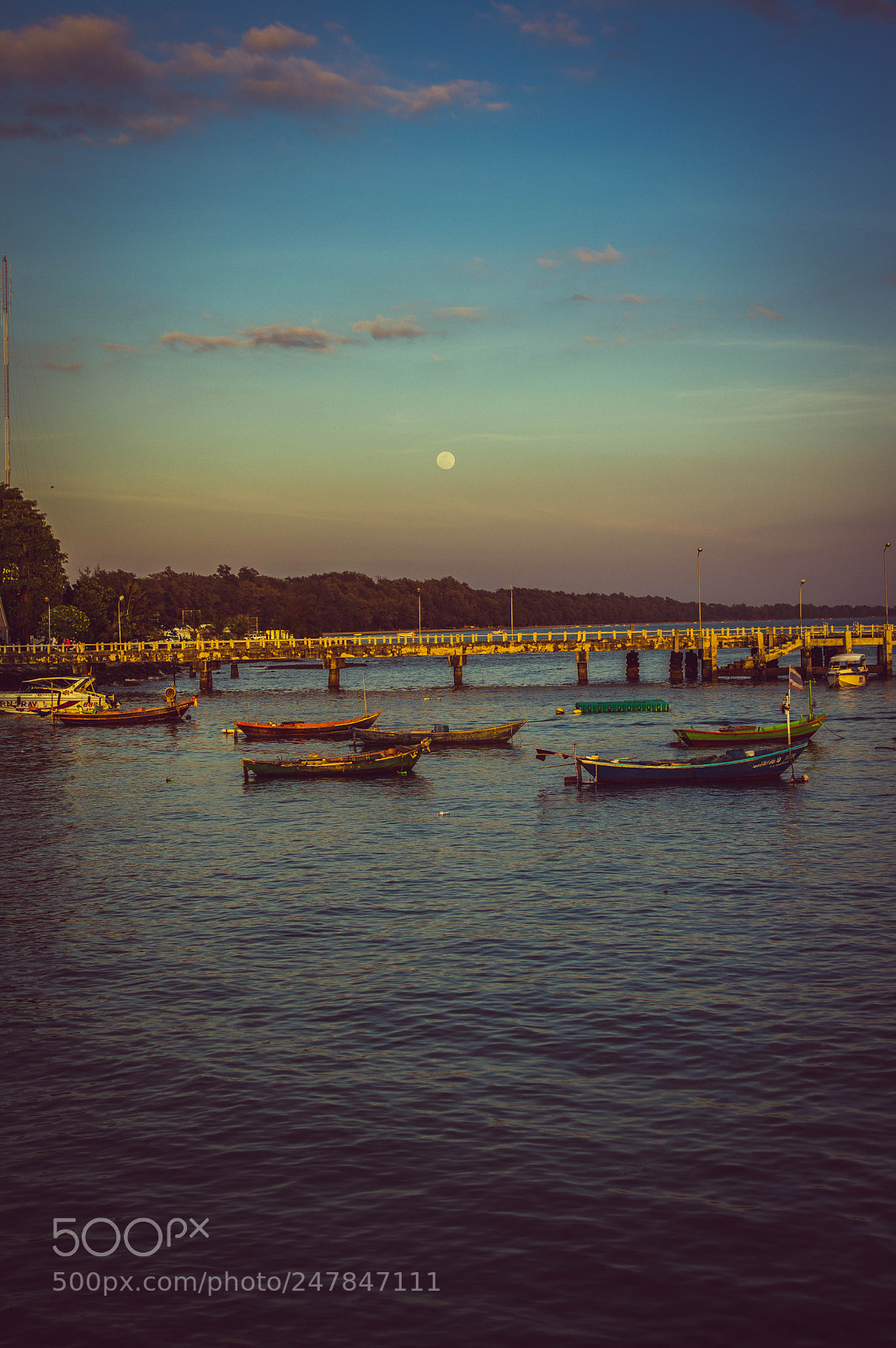 Pentax K-3 sample photo. Rayong - daytime moon photography