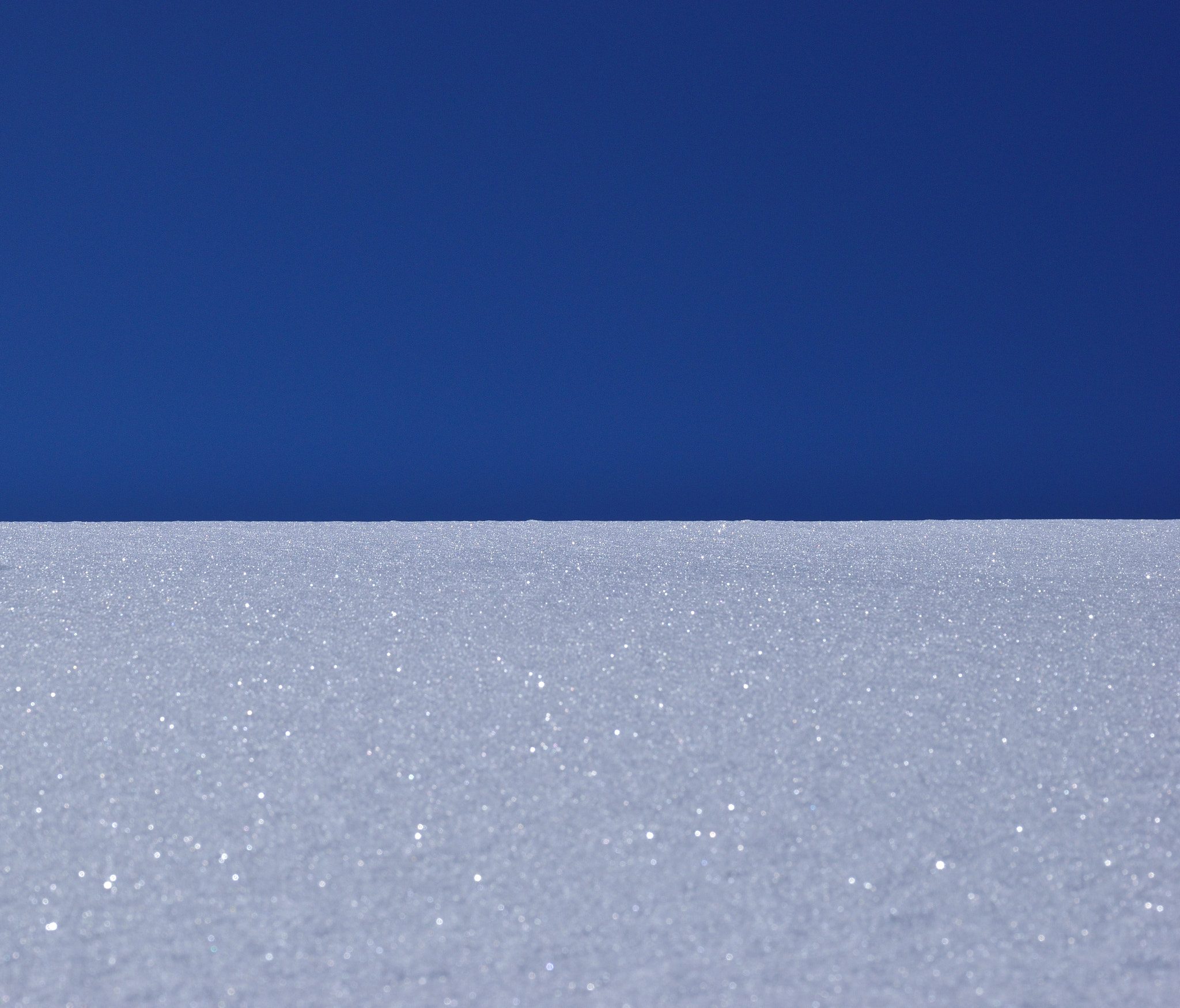Nikon D5600 + Sigma 24-105mm F4 DG OS HSM Art sample photo. Blue and white photography