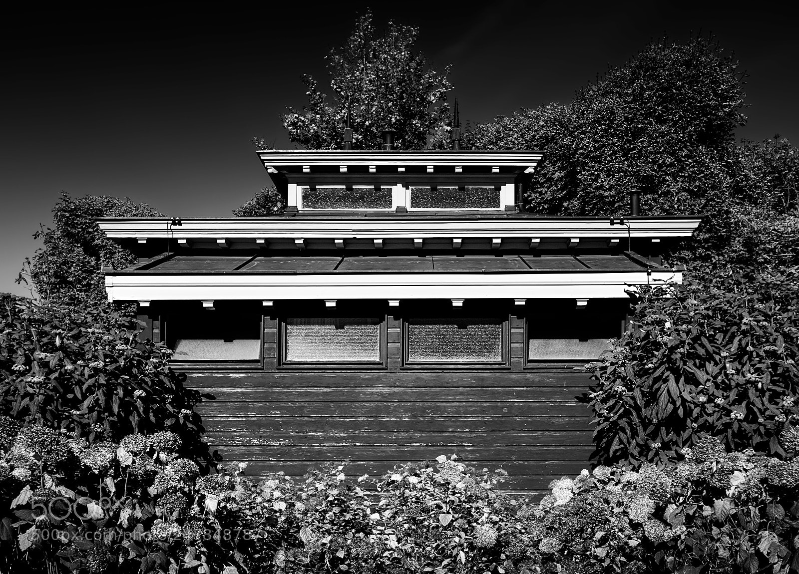 Fujifilm X100T sample photo. The garden house photography