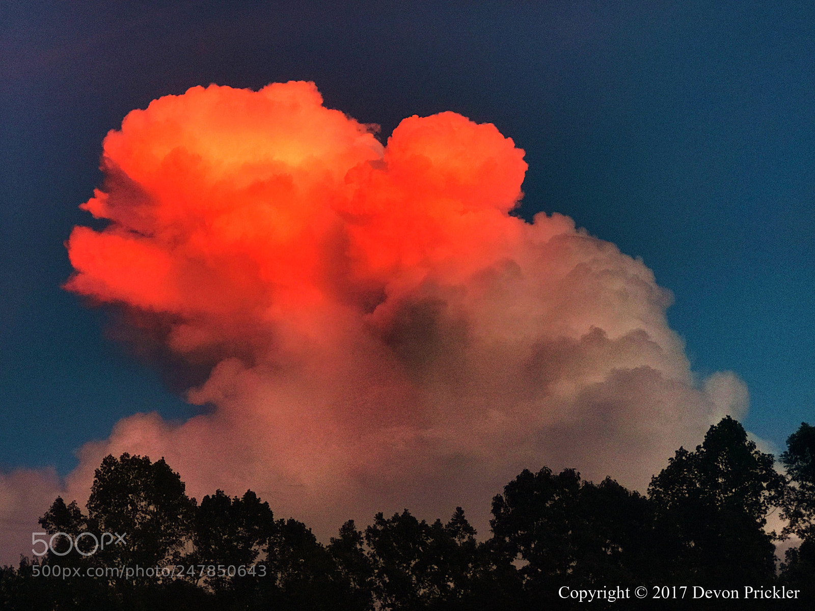 Apple iPhone 7 Plus sample photo. Beautiful sunset on cumulonimbus photography