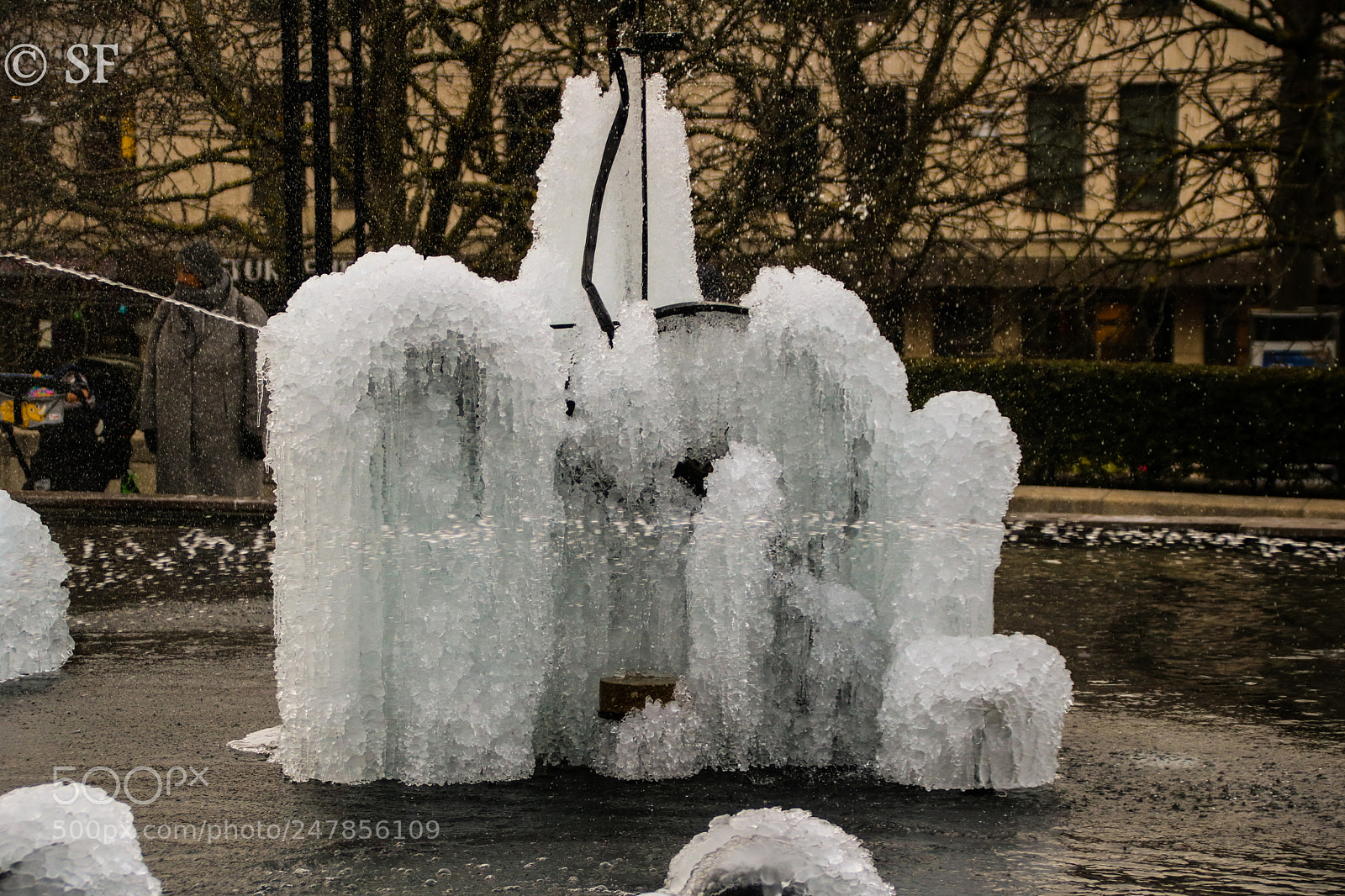 Canon EOS 750D (EOS Rebel T6i / EOS Kiss X8i) sample photo. The tinguely fountain in photography