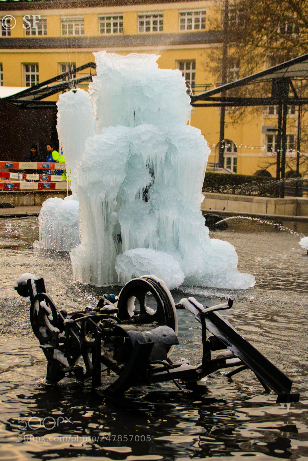 Canon EOS 750D (EOS Rebel T6i / EOS Kiss X8i) sample photo. Winter at the tinguely photography