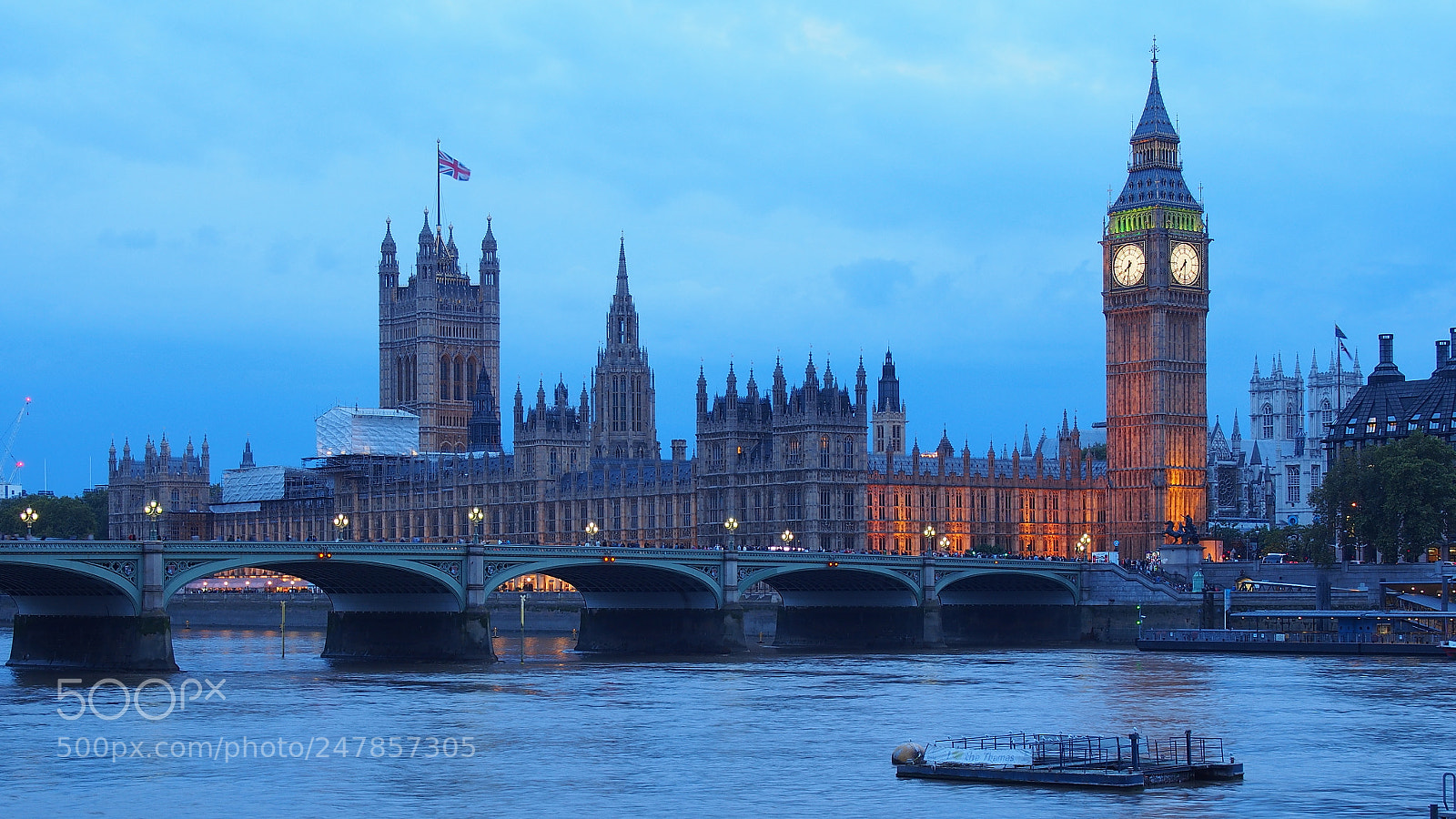 Olympus PEN E-PL5 sample photo. Blue london photography