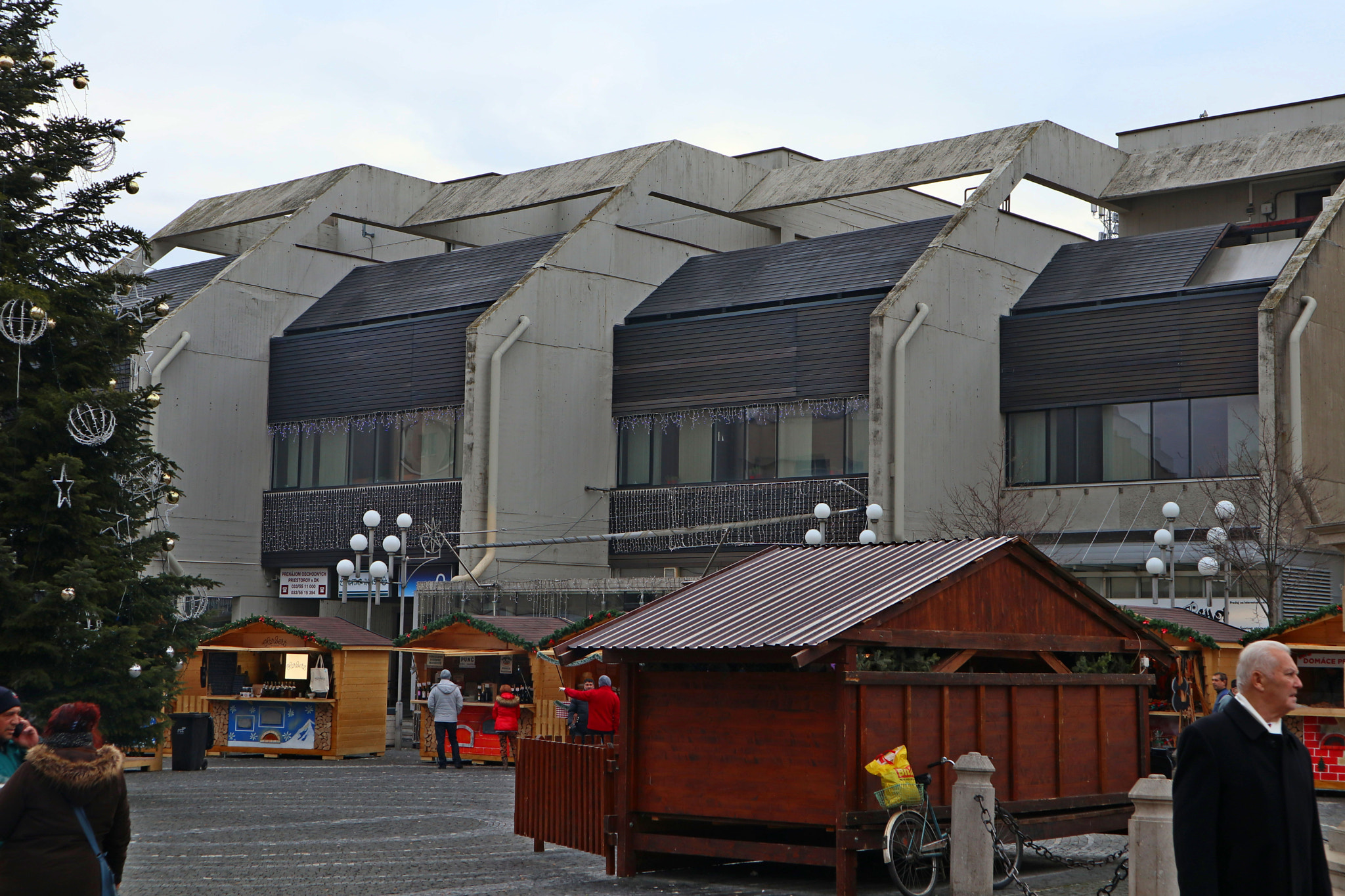 Canon EOS M5 sample photo. Architecture trnava photography