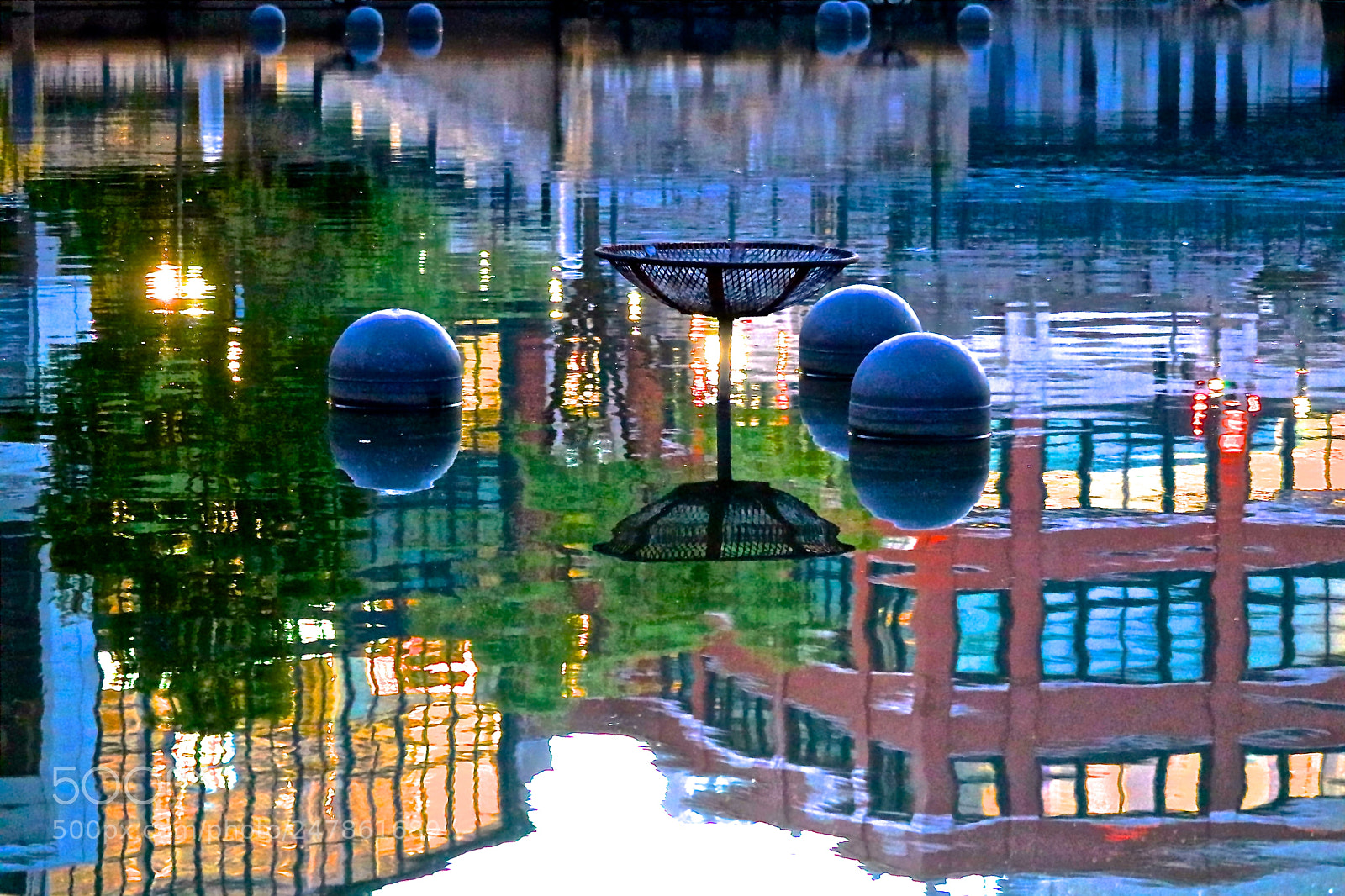 Canon EOS 750D (EOS Rebel T6i / EOS Kiss X8i) sample photo. Reflections photography