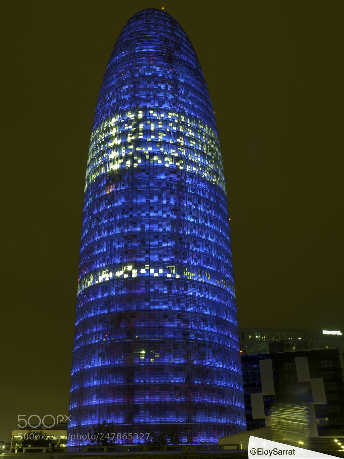 Olympus OM-D E-M5 II sample photo. Agbar tower bcn mwc18 photography