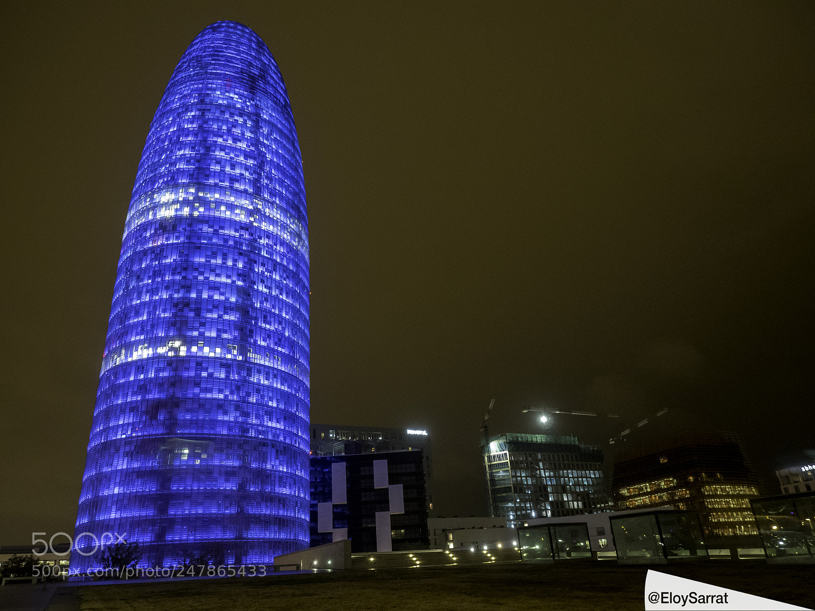 Olympus OM-D E-M5 II sample photo. Agbar tower bcn mwc18 photography