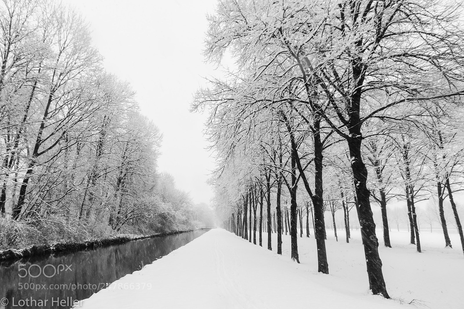 Canon EOS 750D (EOS Rebel T6i / EOS Kiss X8i) sample photo. Germany winter photography
