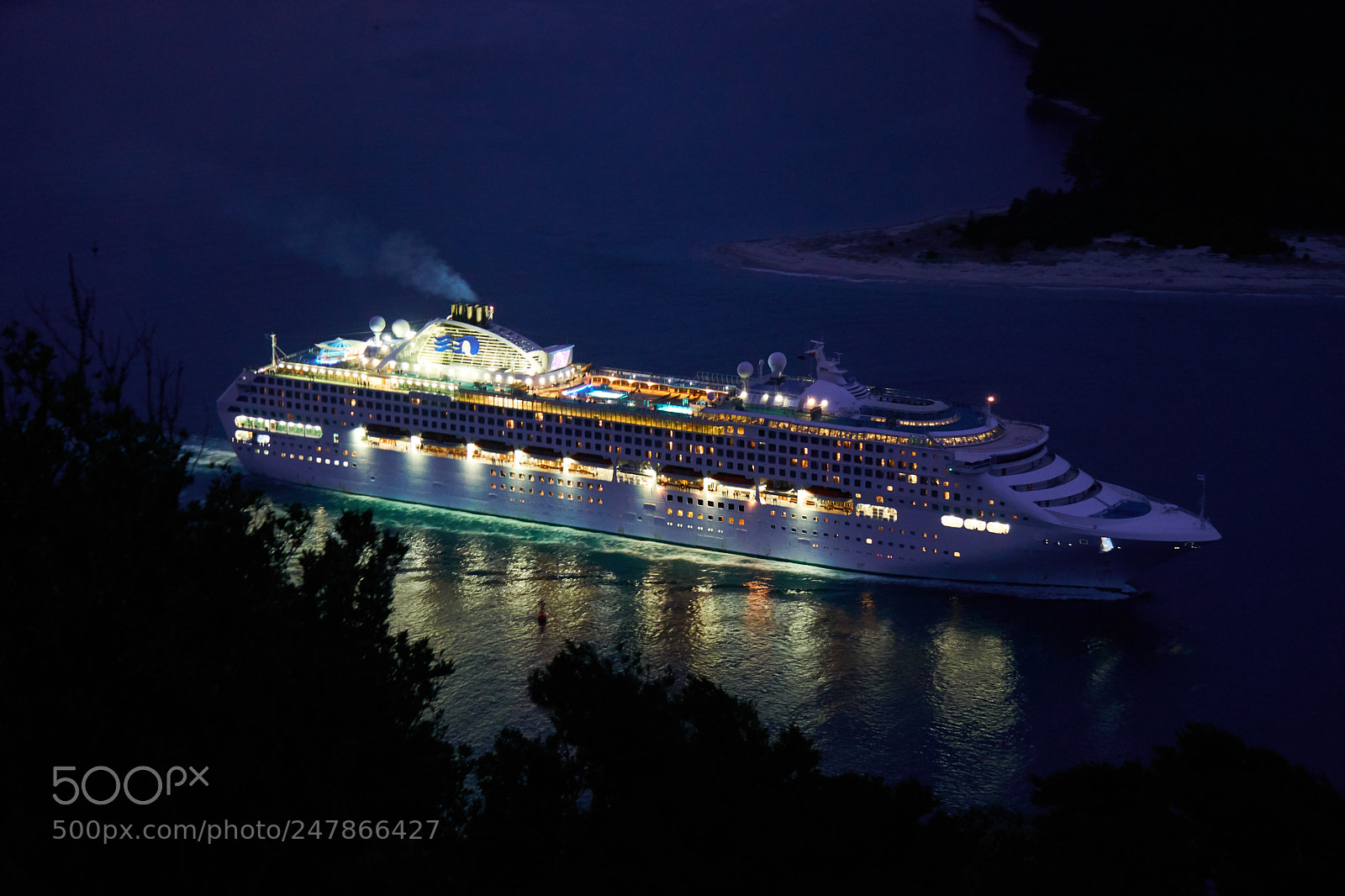 Sony a6300 sample photo. Night ship photography