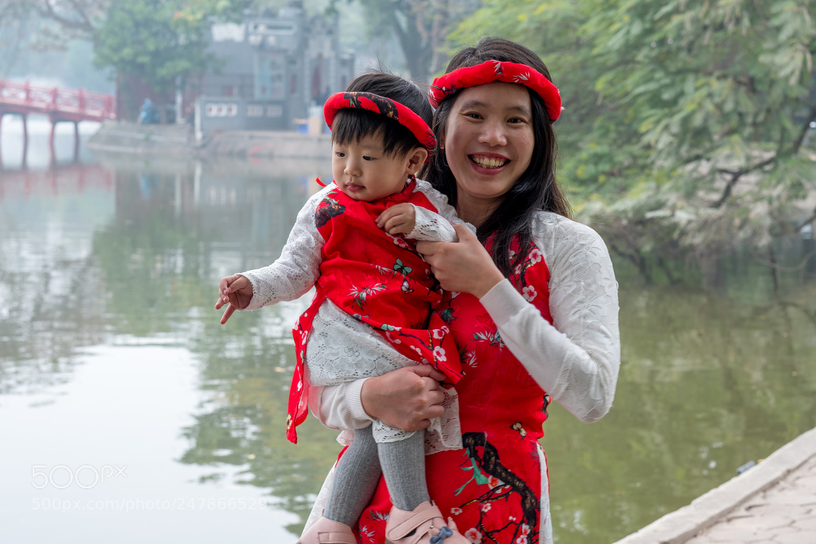 Fujifilm X-T2 sample photo. Proud mother photography