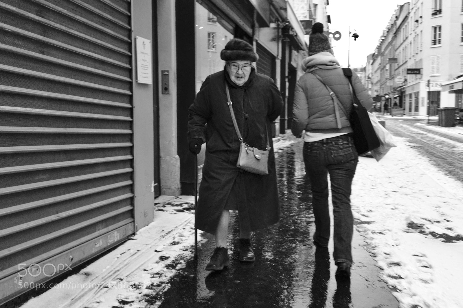 Samsung Galaxy S7 sample photo. Elderly woman in the photography