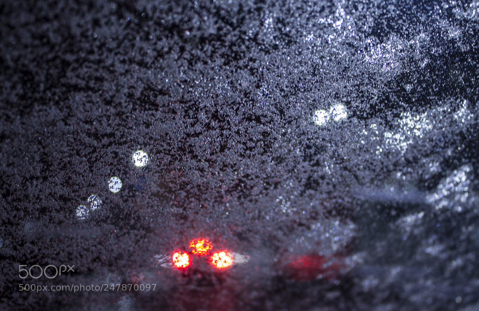 Canon EOS 1200D (EOS Rebel T5 / EOS Kiss X70 / EOS Hi) sample photo. Bokeh snow photography