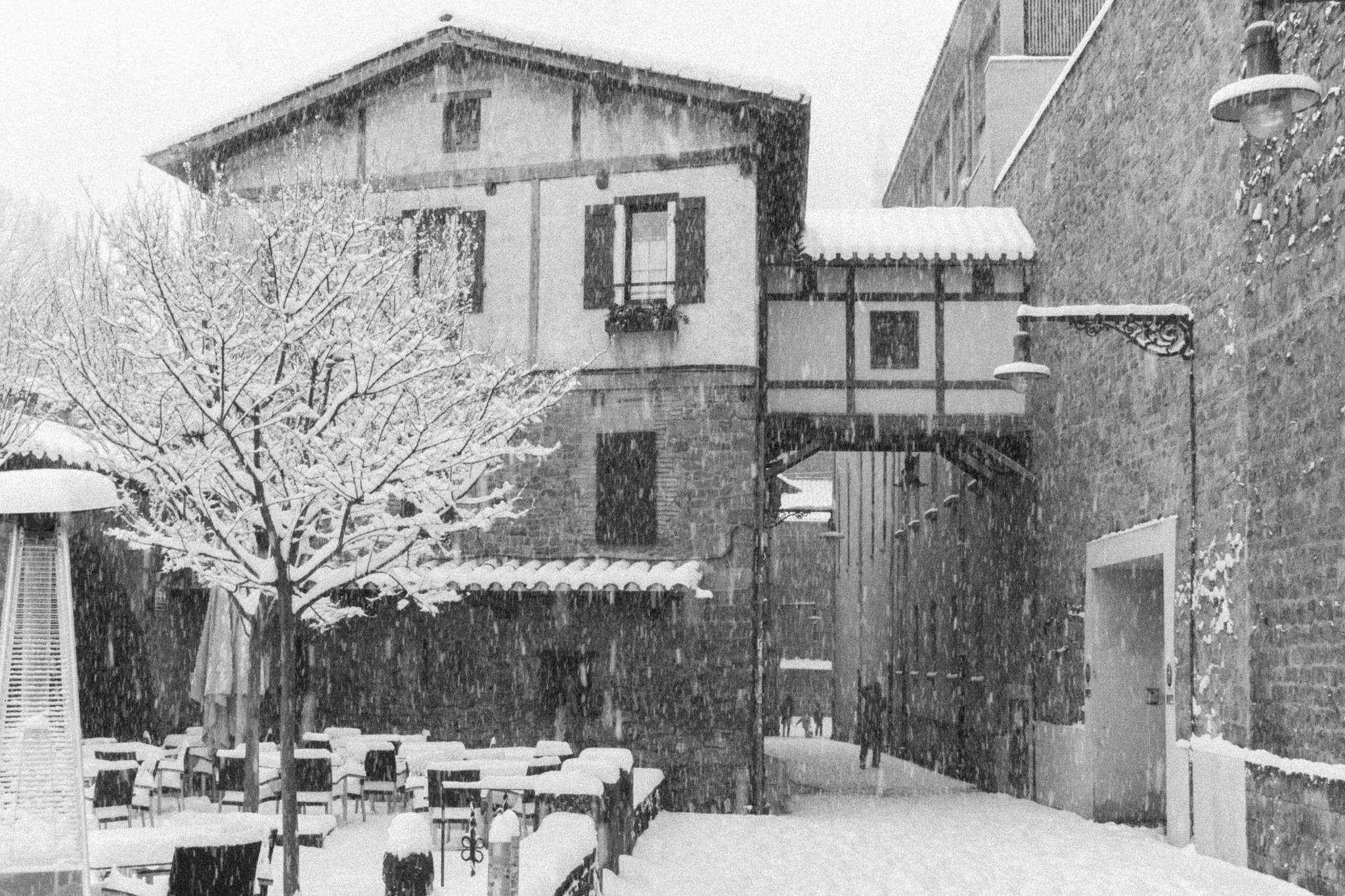 Nikon 1 V2 sample photo. Snowfall in pamplona photography
