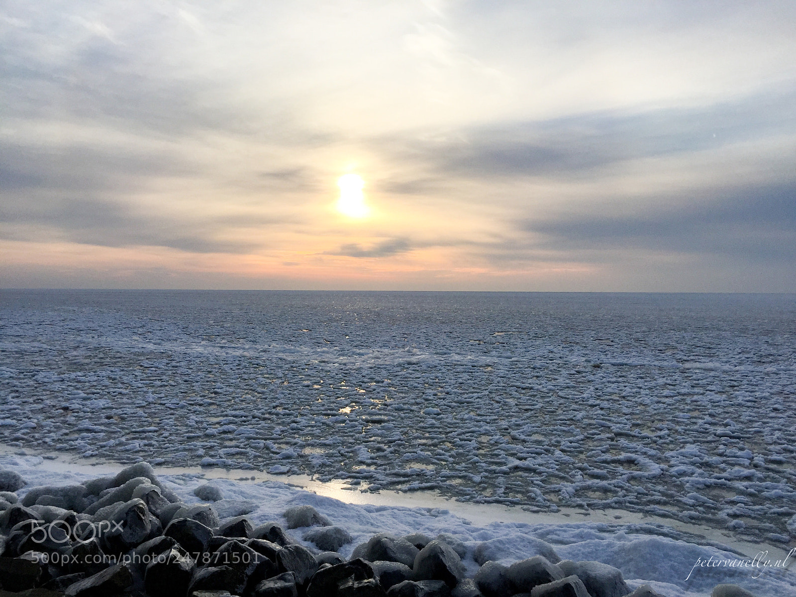 Apple iPhone 6 sample photo. Frosty waterfront along the photography