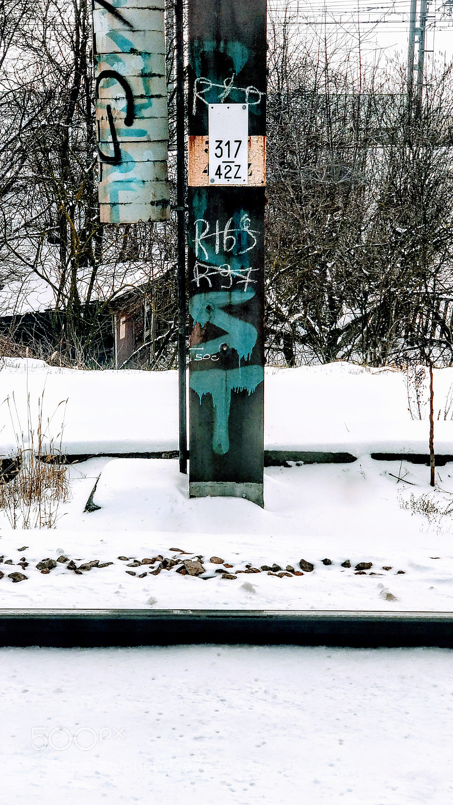 OnePlus 5 sample photo. Rail | snow photography