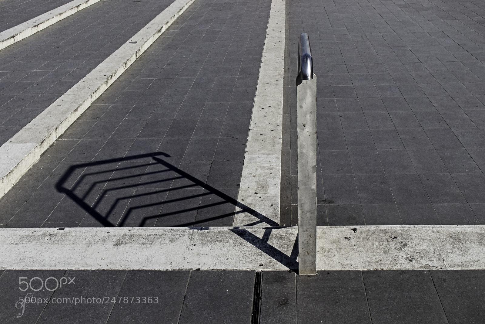 Canon EOS M5 sample photo. The shadow and its photography