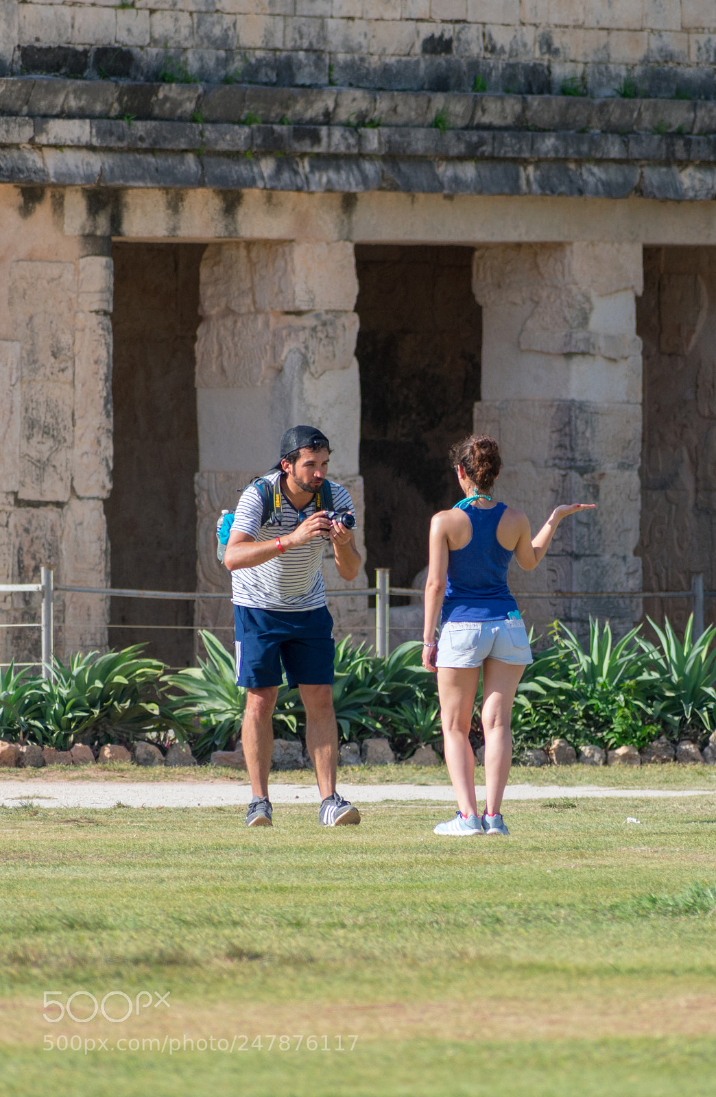 Nikon D3400 sample photo. Chichen itza tourists 2 photography