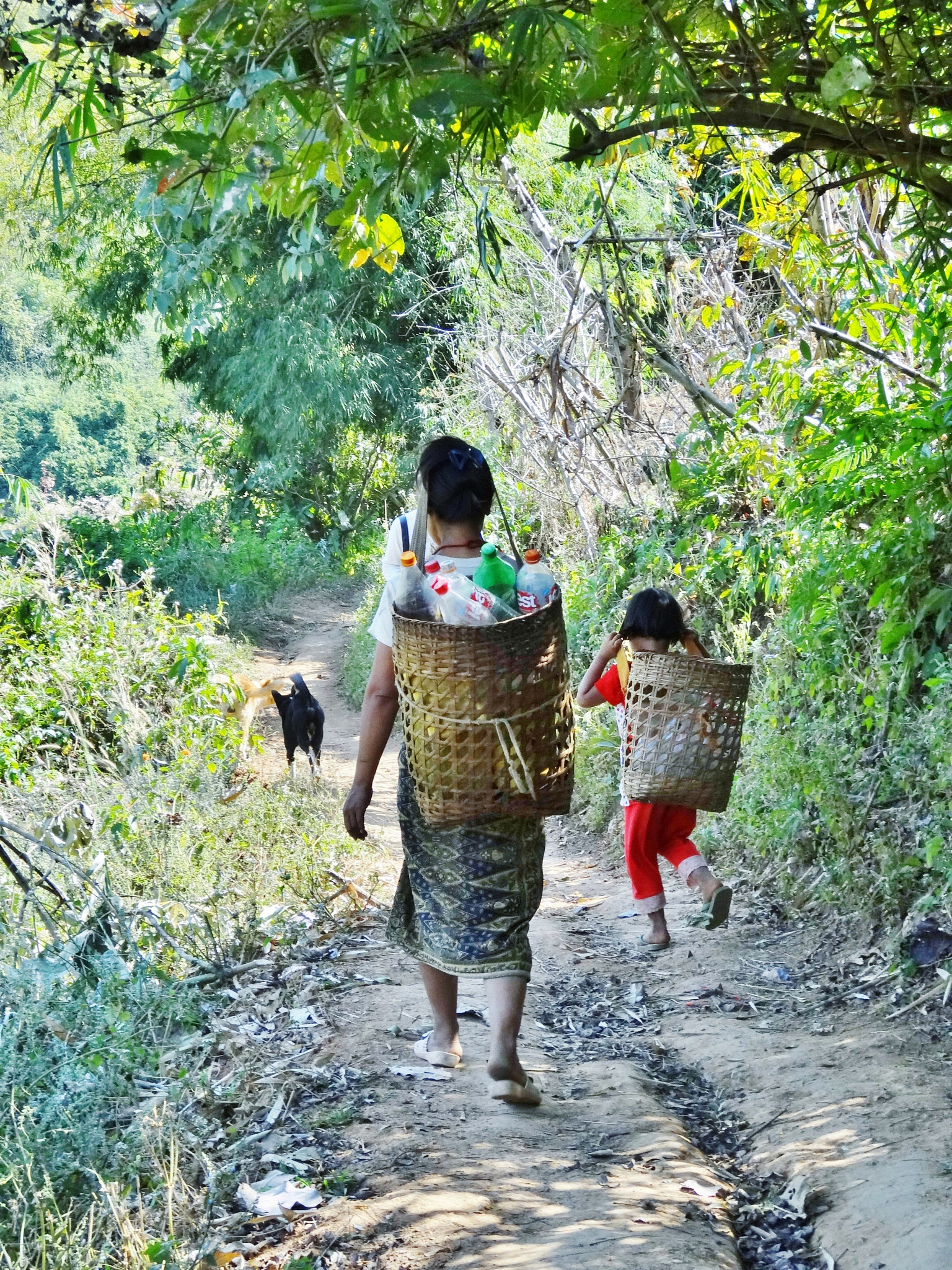 Sony Cyber-shot DSC-HX30V sample photo. Fetching water. photography