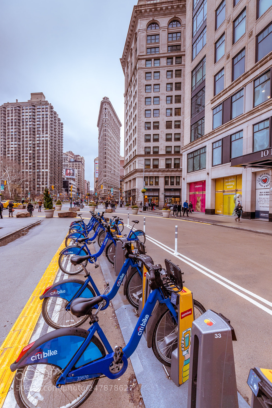 Canon EOS 6D Mark II sample photo. Broadway, new york photography