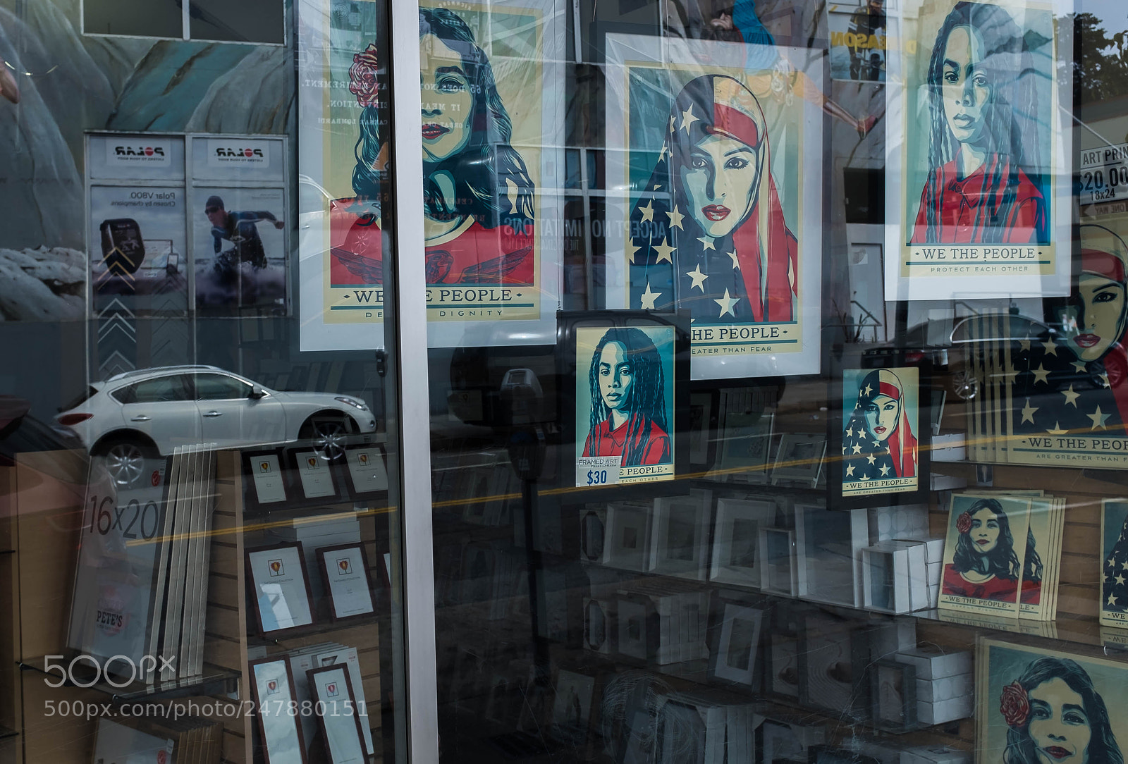 Fujifilm X100T sample photo. Frame shop photography