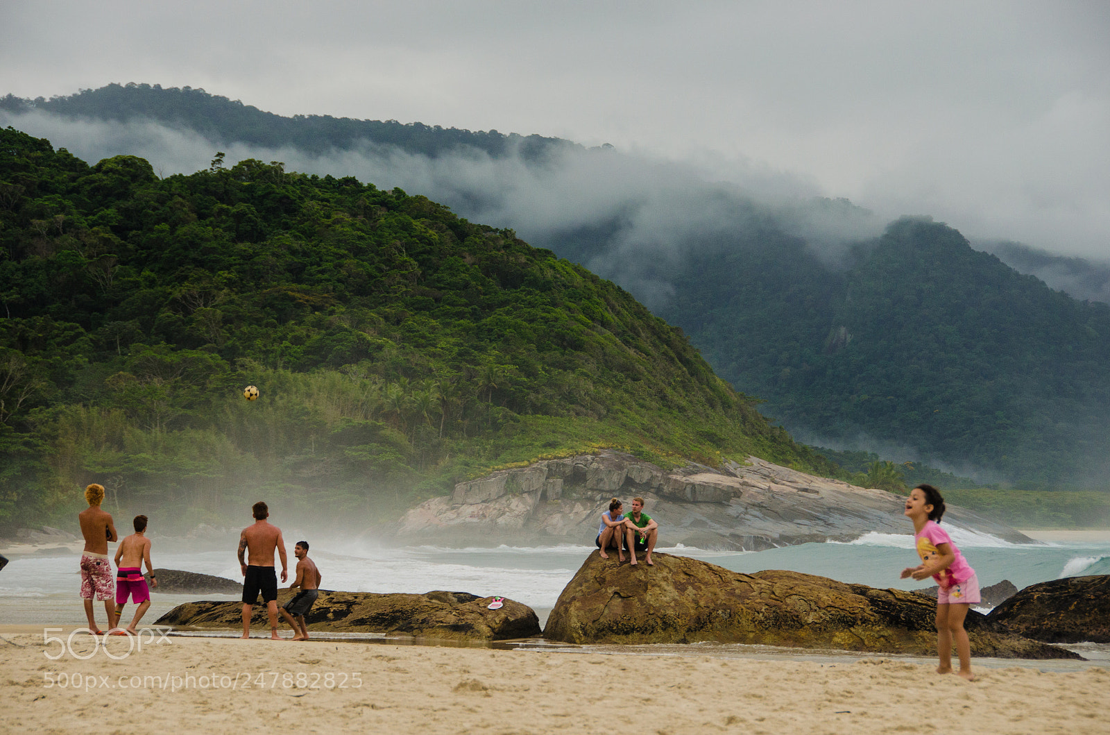 Nikon D5100 sample photo. Foggy morning photography