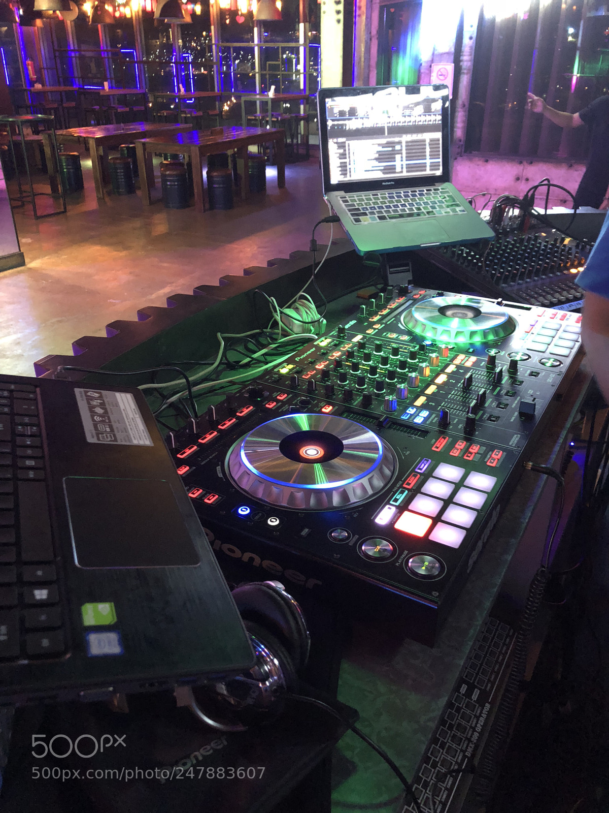 Apple iPhone 8 Plus sample photo. The dj got me photography