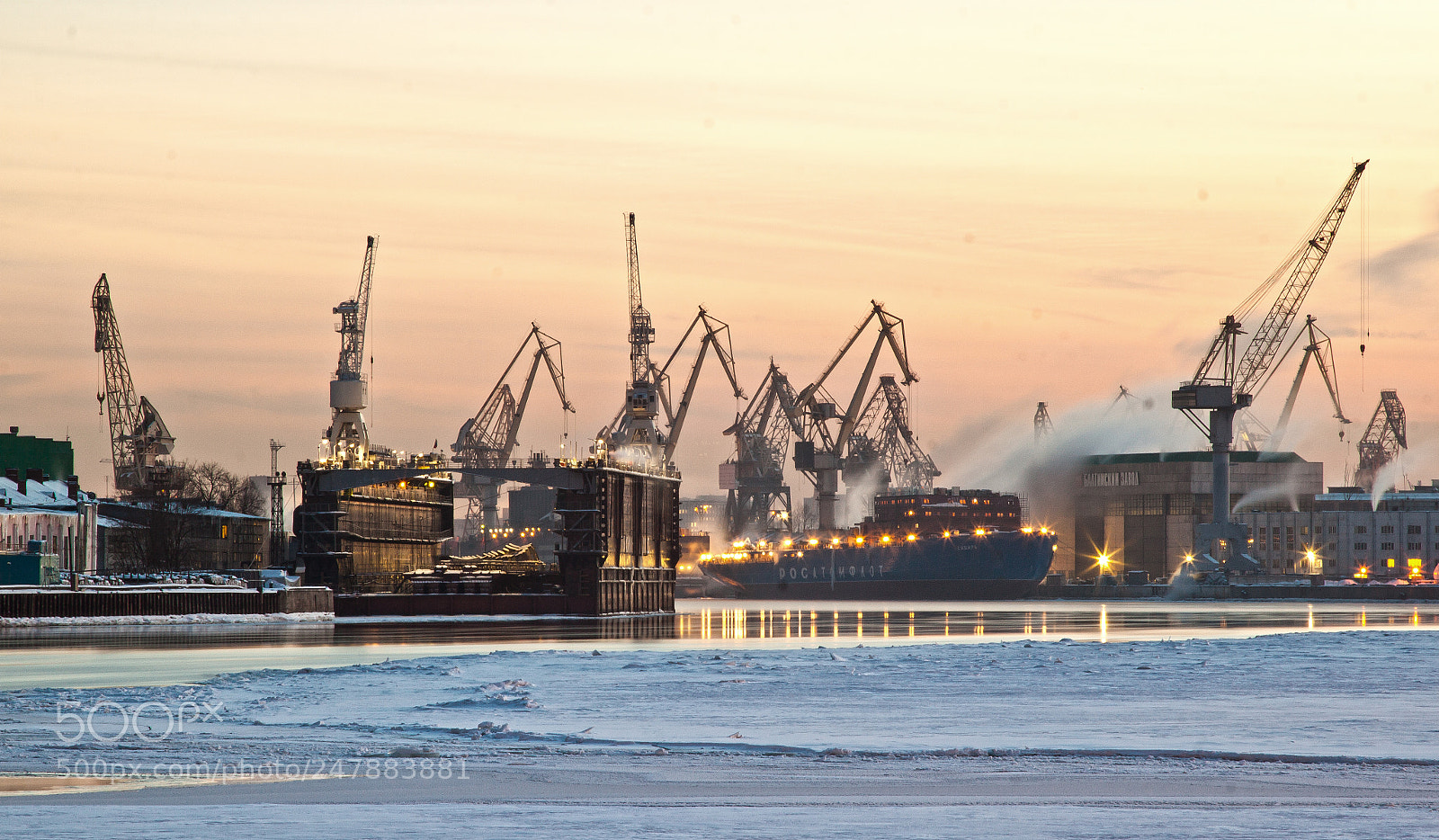 Canon EOS 500D (EOS Rebel T1i / EOS Kiss X3) sample photo. Construction of the icebreaker photography