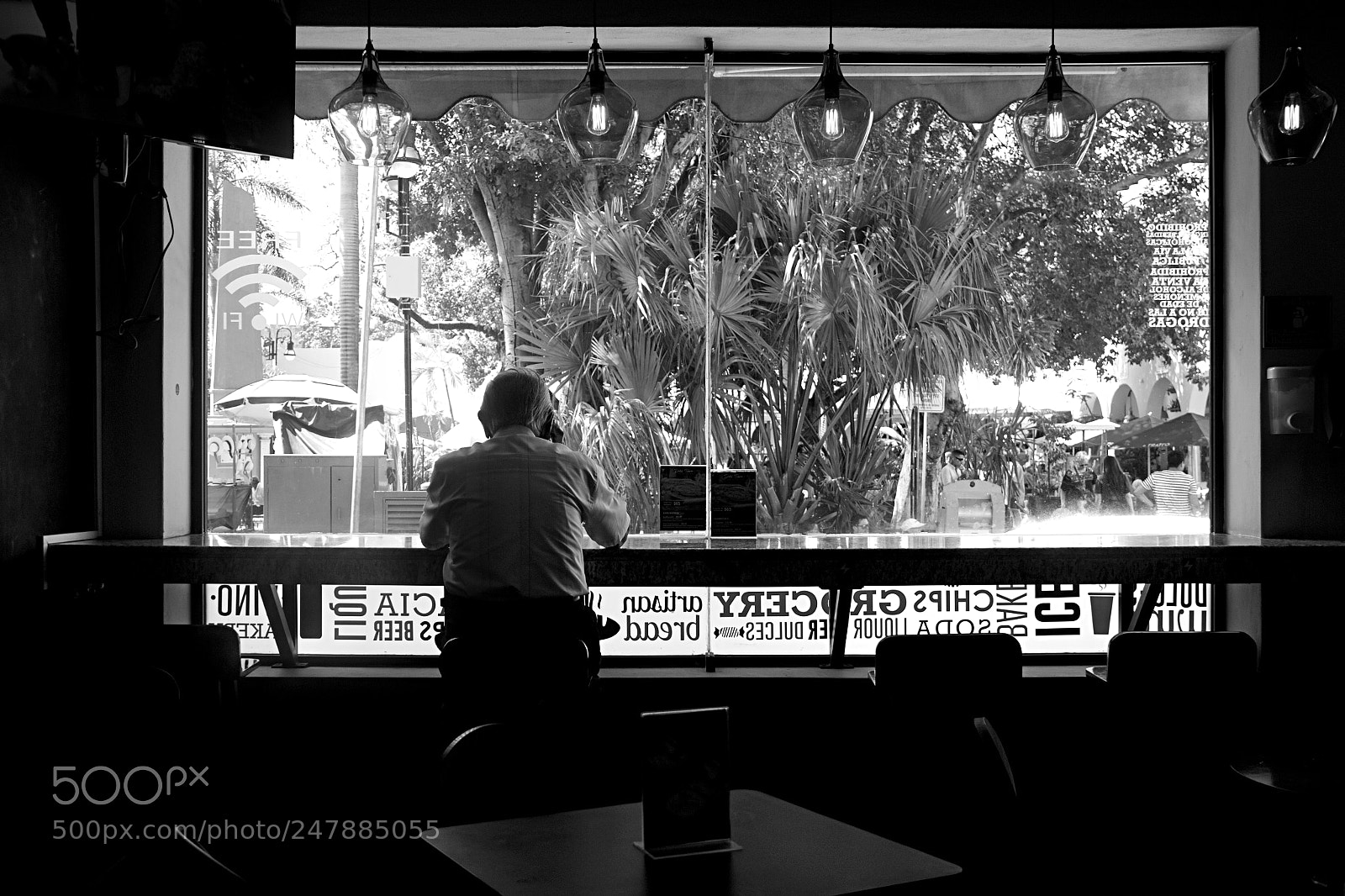 Canon EF-S 18-135mm F3.5-5.6 IS sample photo. Coffee shop photography