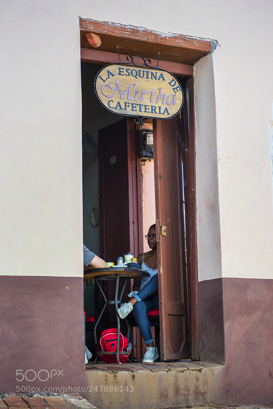 Nikon D810 sample photo. Cafe en trinidad, cuba photography