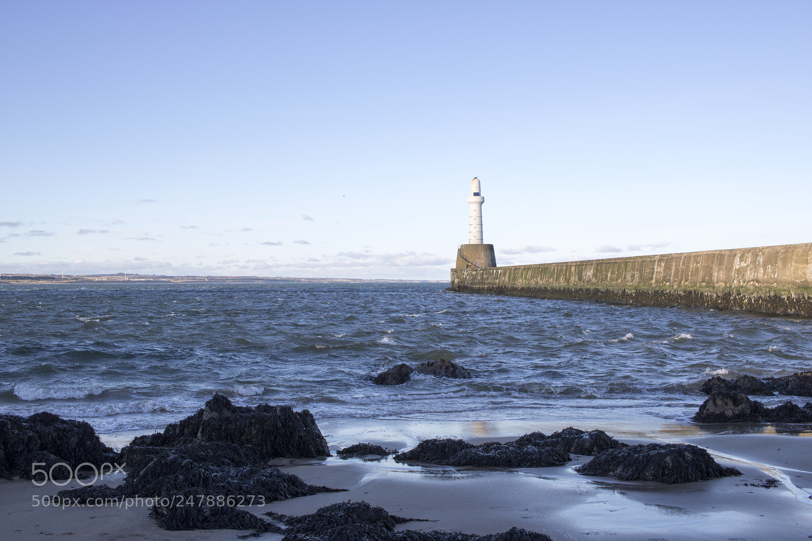 Canon EOS 750D (EOS Rebel T6i / EOS Kiss X8i) sample photo. Aberdeen lighthouse in front photography