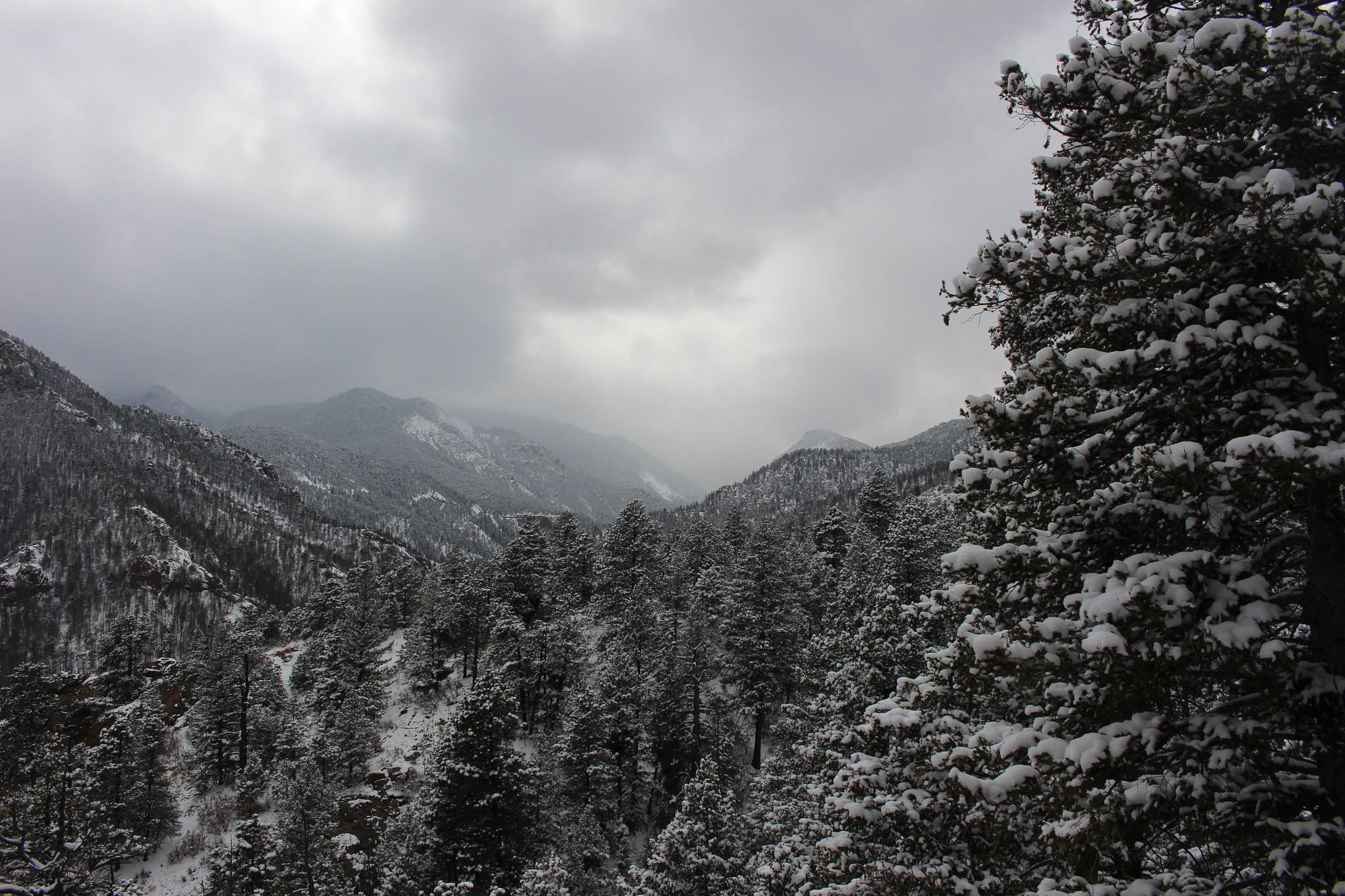 Canon EOS 100D (EOS Rebel SL1 / EOS Kiss X7) sample photo. Snow capped mountains photography