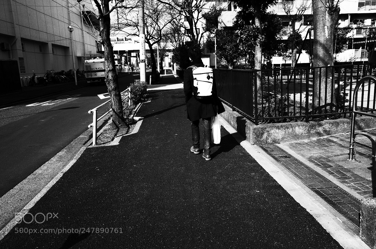Ricoh GR II sample photo. Monotone photography