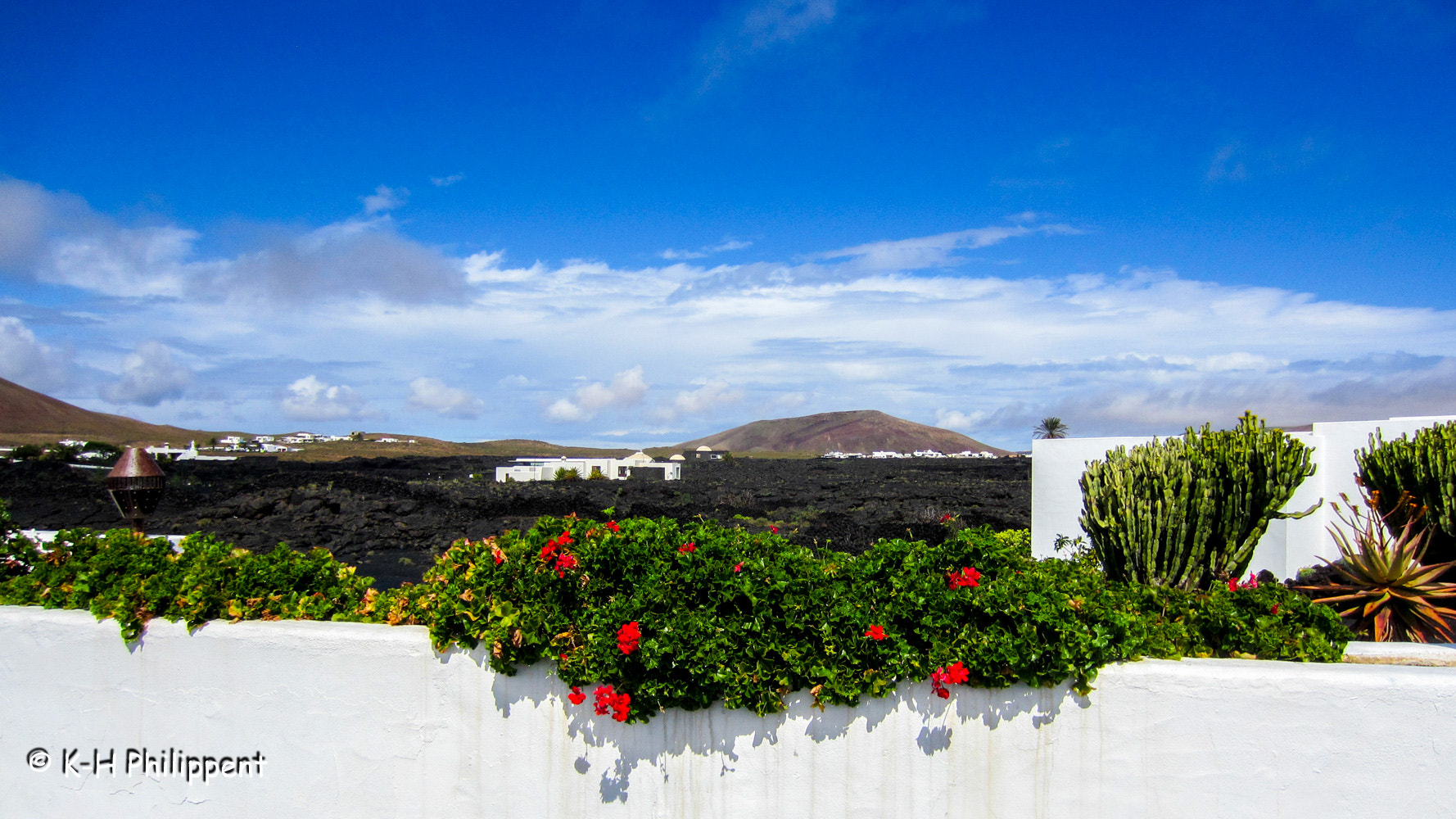 Canon PowerShot ELPH 300 HS (IXUS 220 HS / IXY 410F) sample photo. Lanzarote (spain), the landscape / die landschaft photography