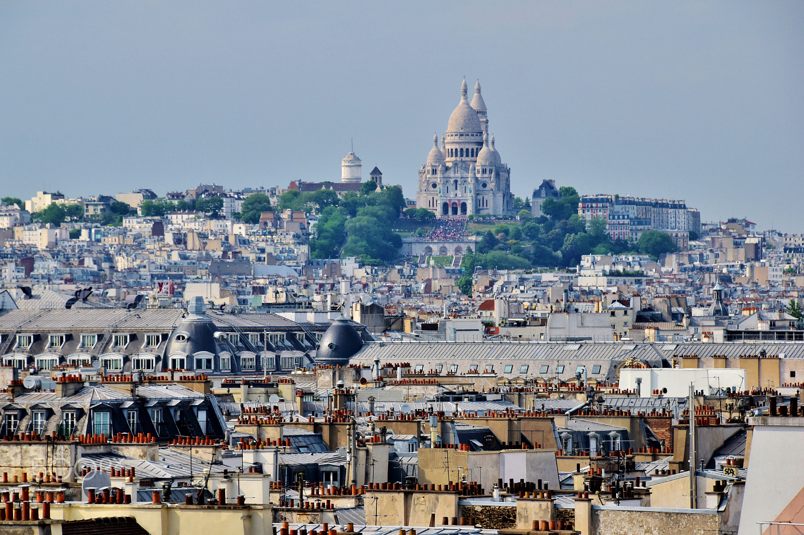Nikon D5500 sample photo. Parisian rooftops: butte du sacre-coeur photography