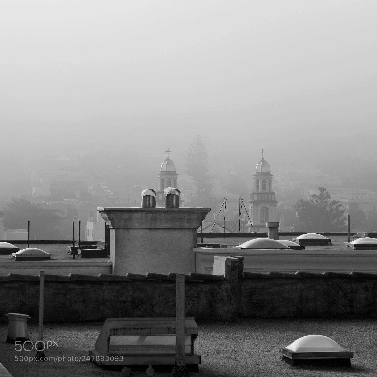 Canon EOS 100D (EOS Rebel SL1 / EOS Kiss X7) sample photo. Rooftops in the fog photography