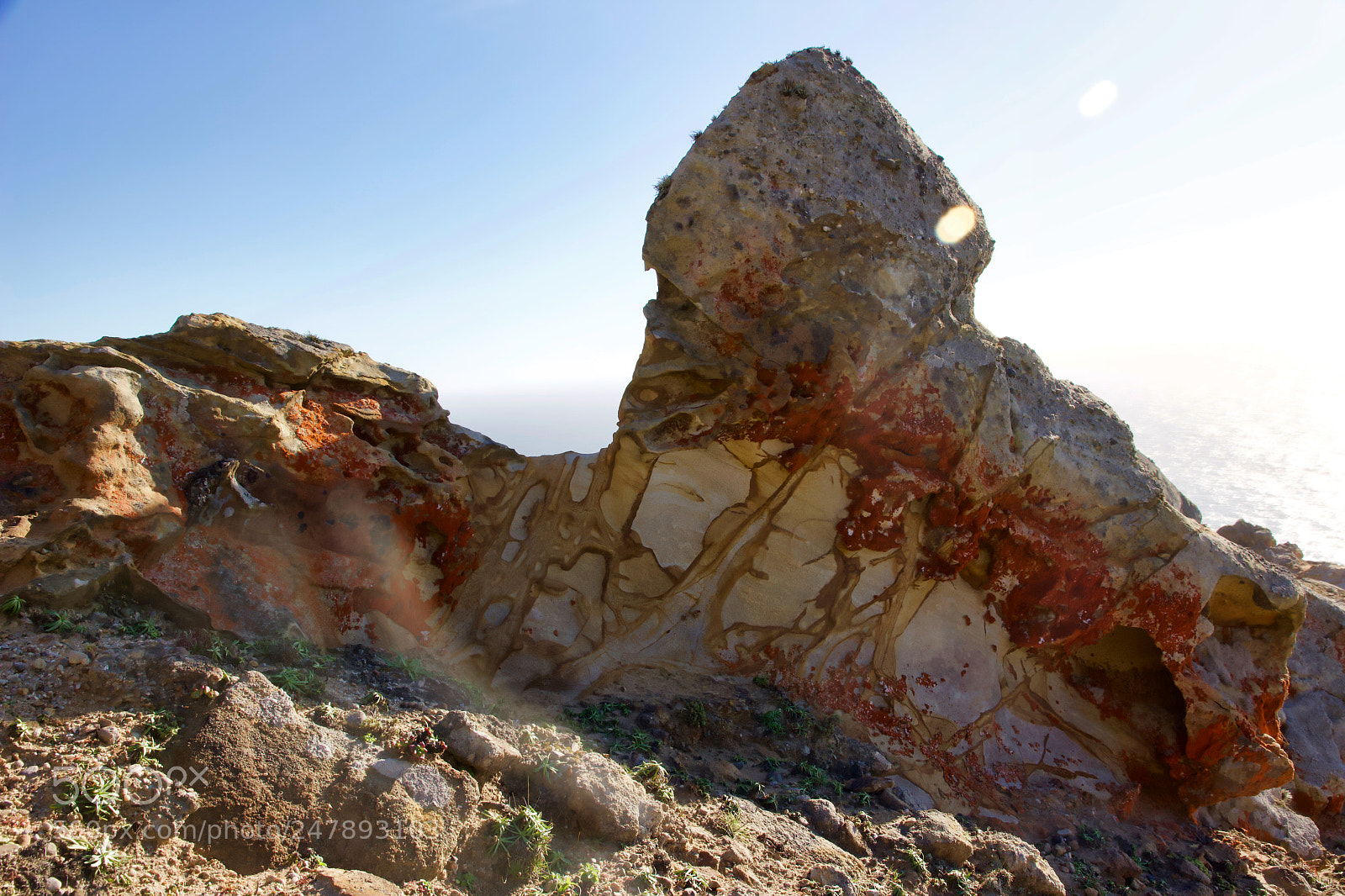 Canon EOS 100D (EOS Rebel SL1 / EOS Kiss X7) sample photo. Rays, rocks, red photography