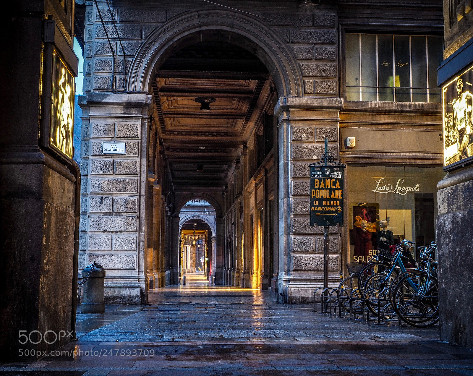 Olympus OM-D E-M10 sample photo. Archway in bologna, italy. photography