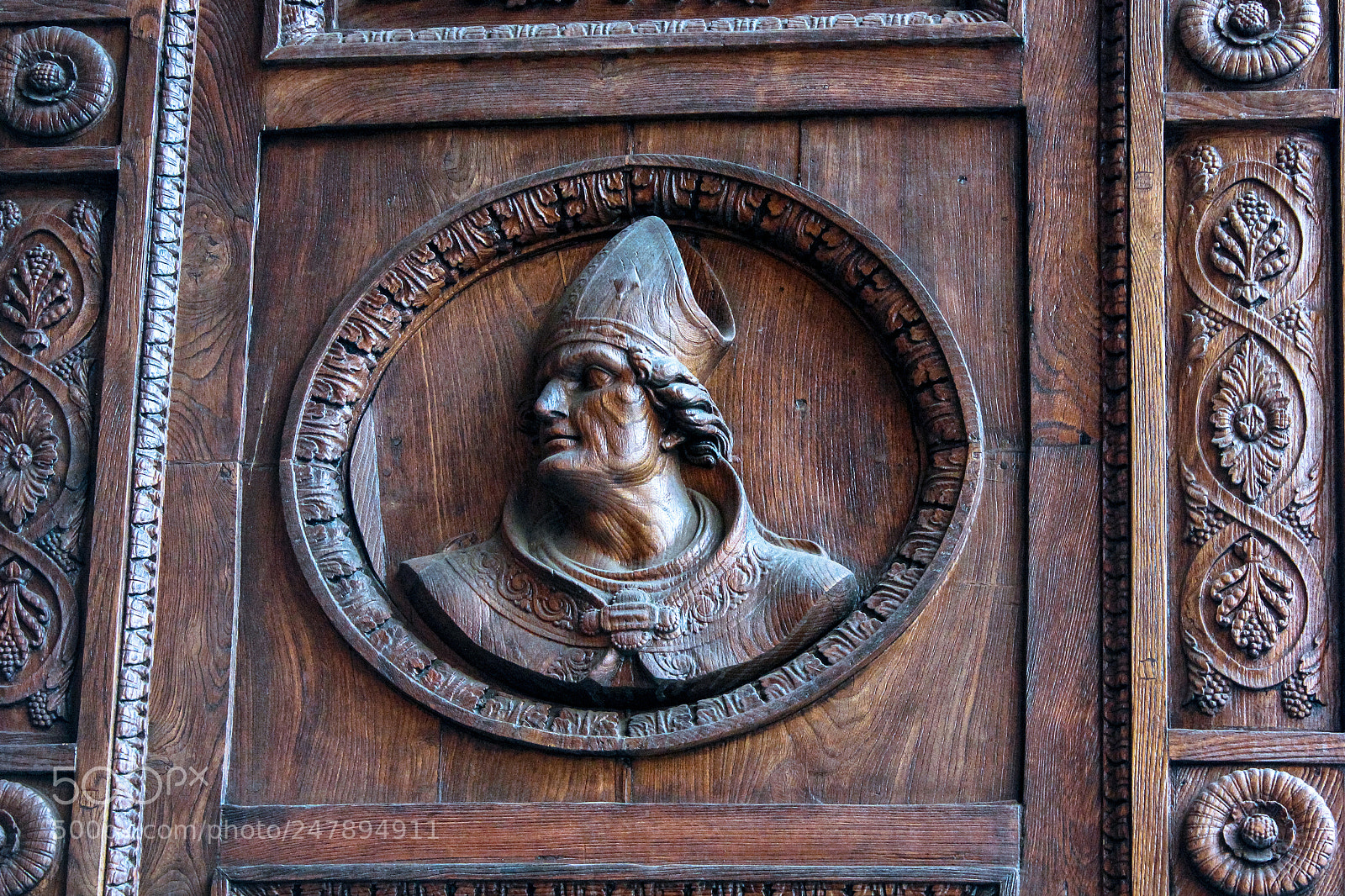 Canon EOS 550D (EOS Rebel T2i / EOS Kiss X4) sample photo. Porta dei canonici (detail) photography